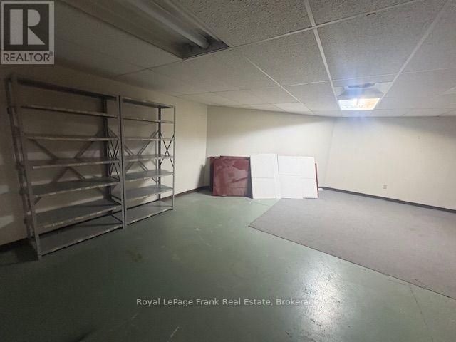 












2 KING STREET W

,
Oshawa (O'Neill),




Ontario
L1H1A9

