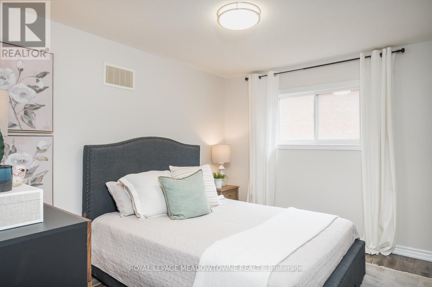 












1297 ROPER DRIVE

,
Milton,




Ontario
L9T6E5

