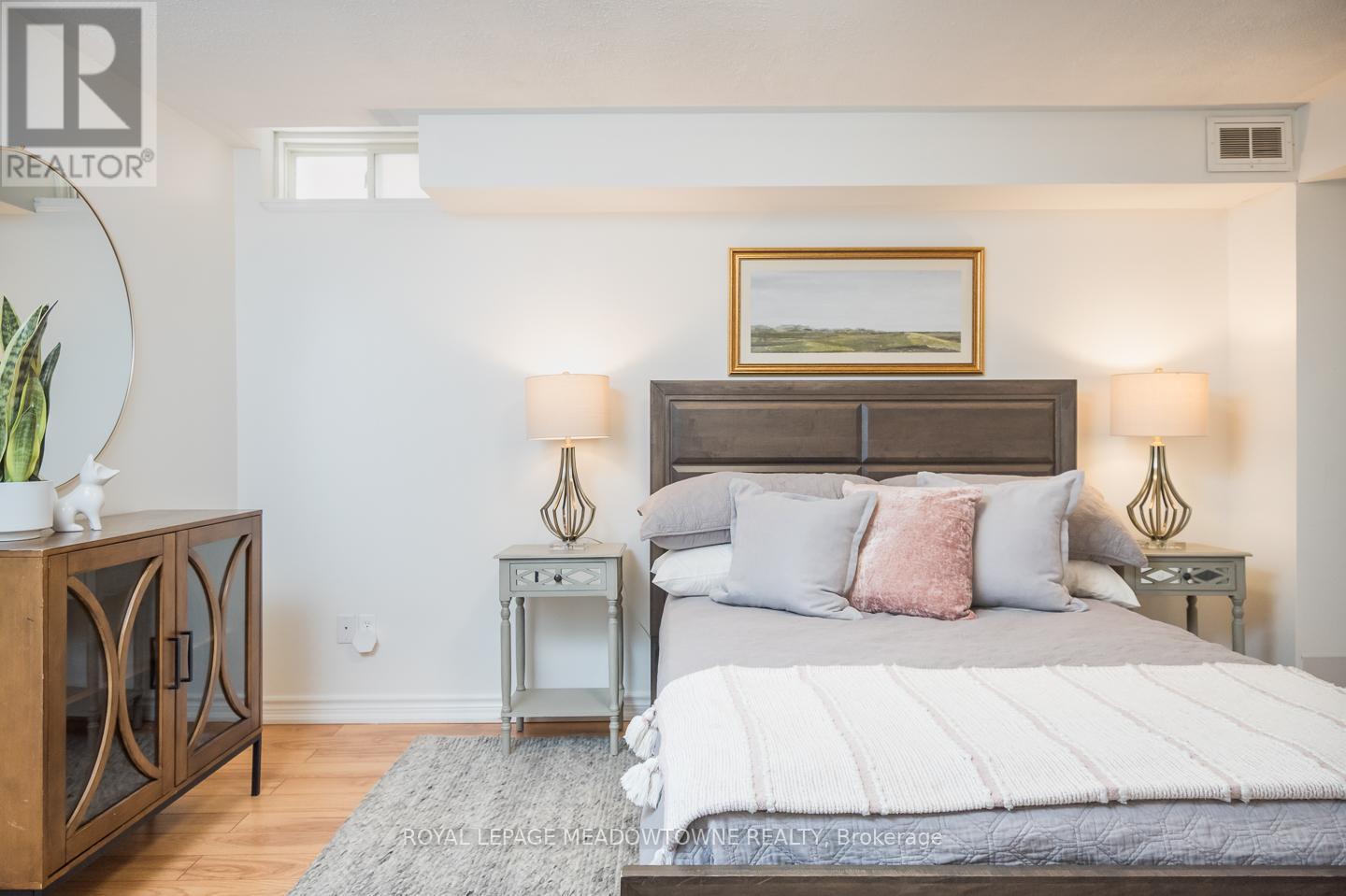 












1297 ROPER DRIVE

,
Milton,




Ontario
L9T6E5

