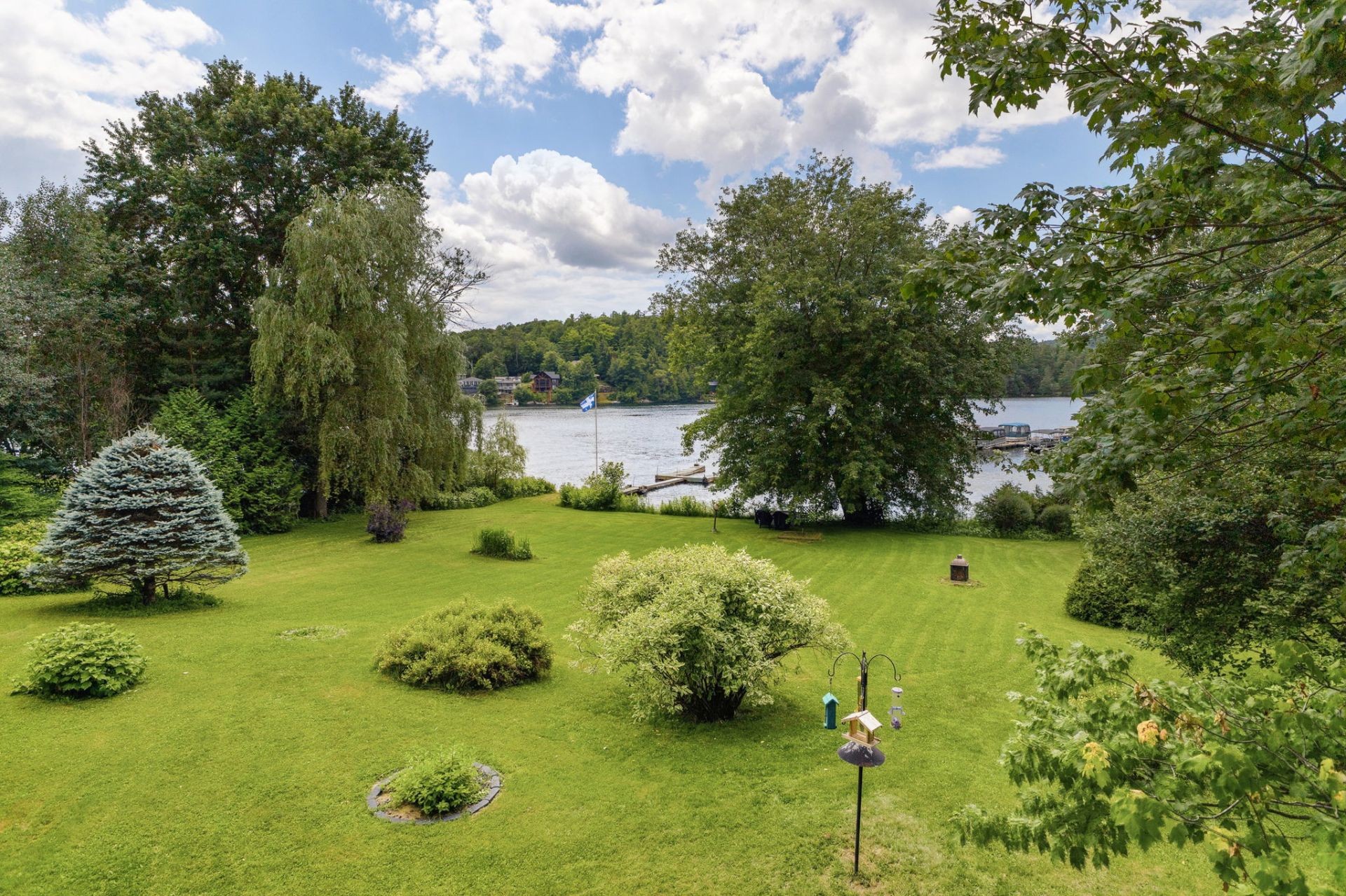 









46


Ch. de la Pépinière

,
Val-des-Monts,




QC
J8N5C4

