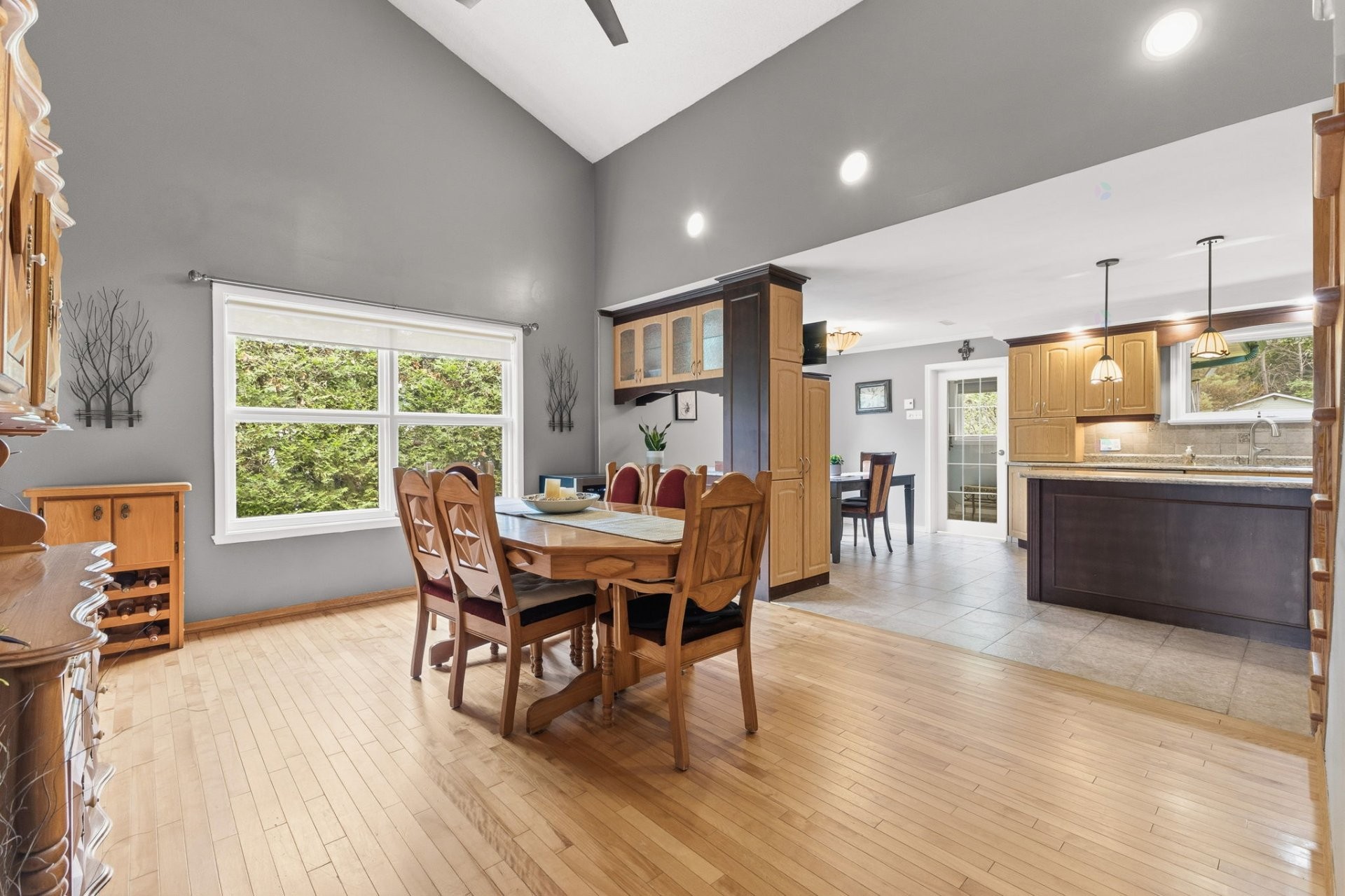 









46


Ch. de la Pépinière

,
Val-des-Monts,




QC
J8N5C4

