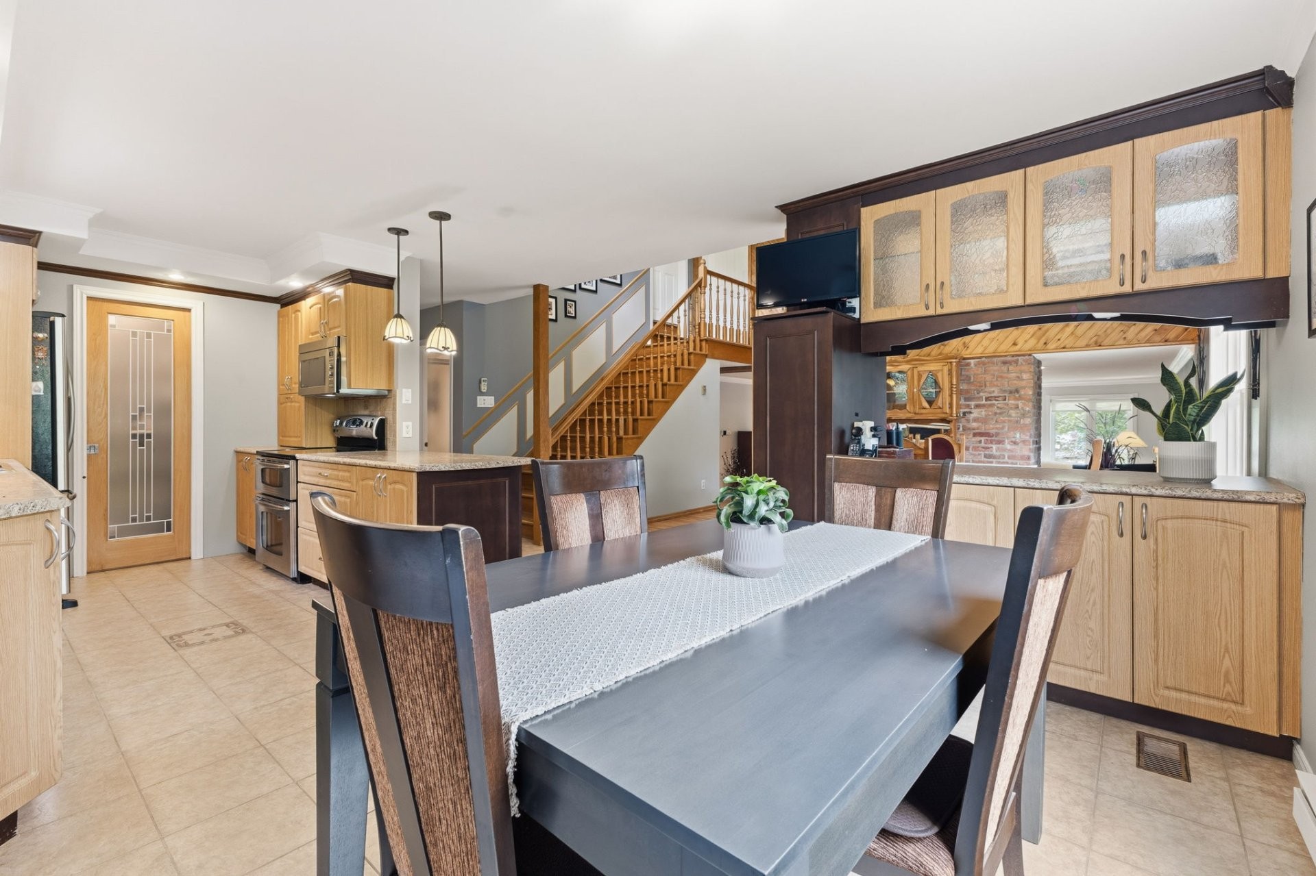 









46


Ch. de la Pépinière

,
Val-des-Monts,




QC
J8N5C4


