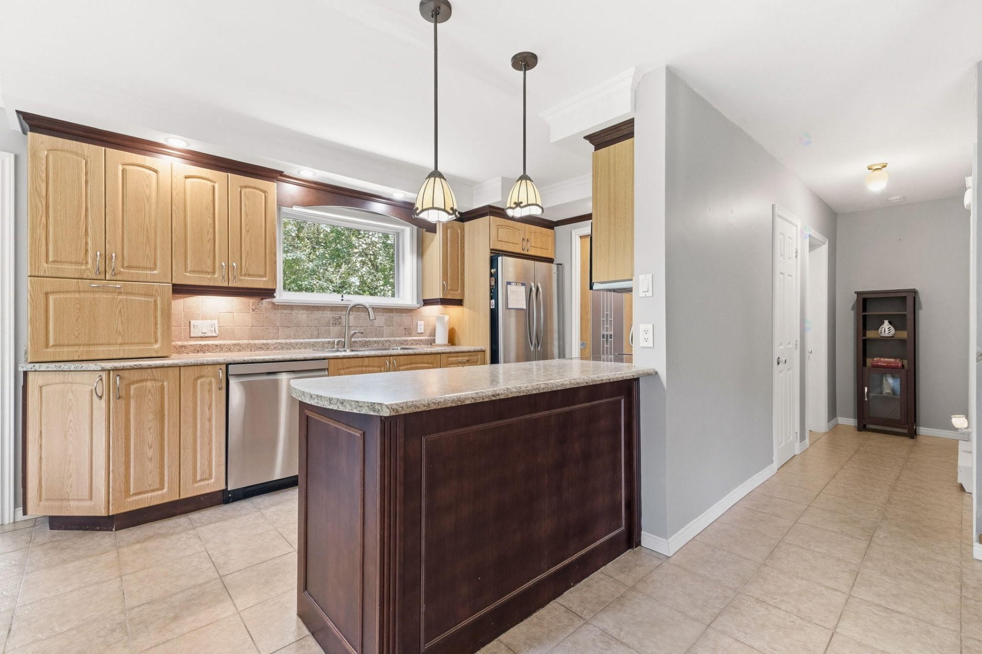 









46


Ch. de la Pépinière

,
Val-des-Monts,




QC
J8N5C4

