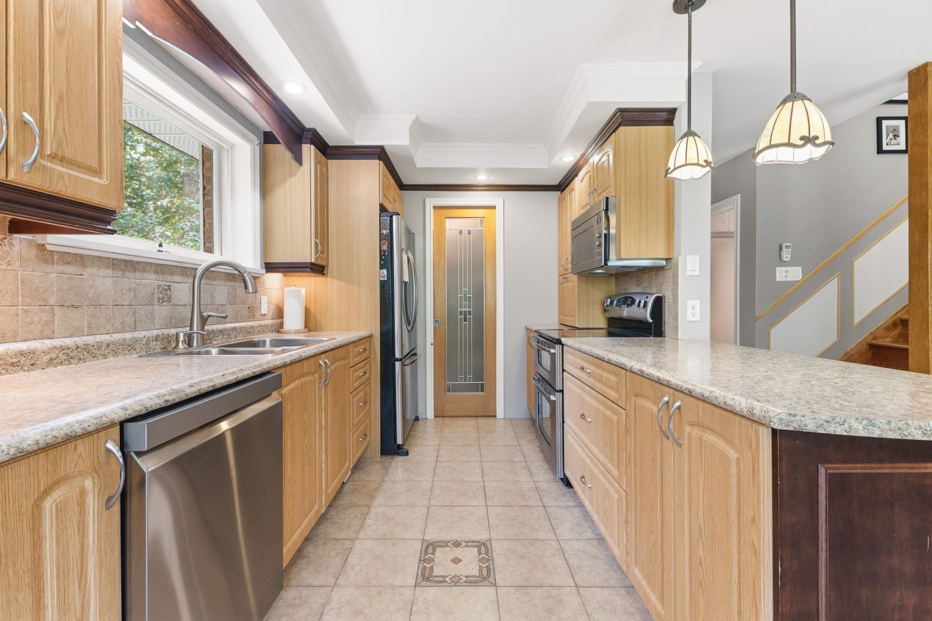 









46


Ch. de la Pépinière

,
Val-des-Monts,




QC
J8N5C4

