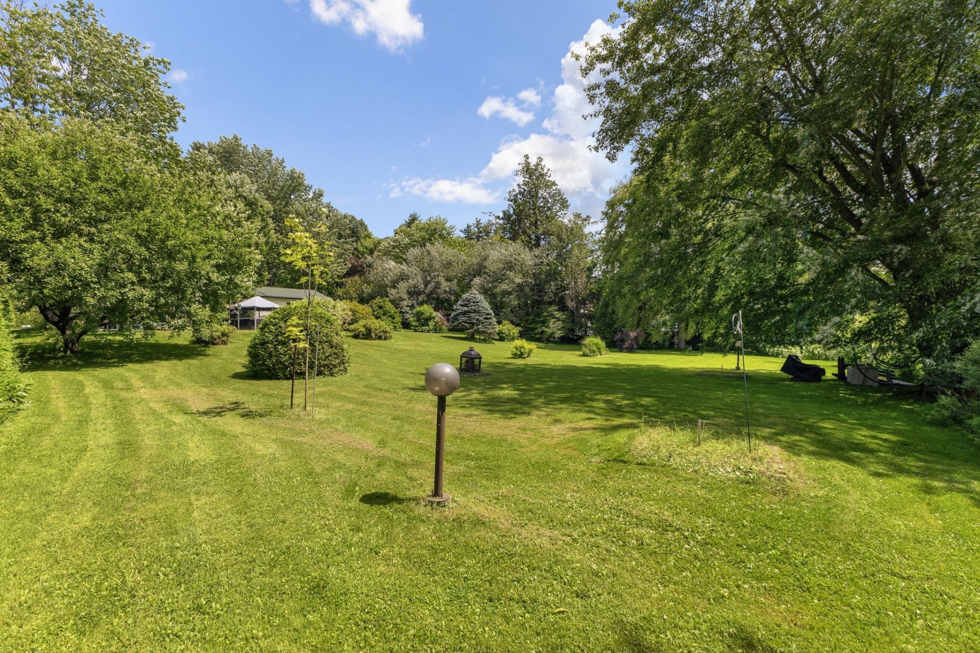 









46


Ch. de la Pépinière

,
Val-des-Monts,




QC
J8N5C4

