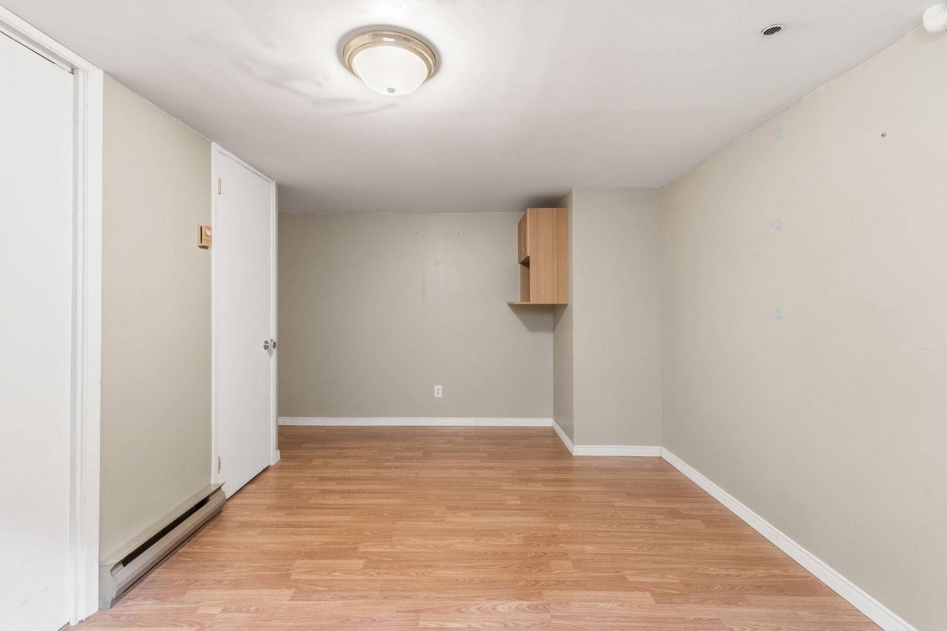 









46


Ch. de la Pépinière

,
Val-des-Monts,




QC
J8N5C4

