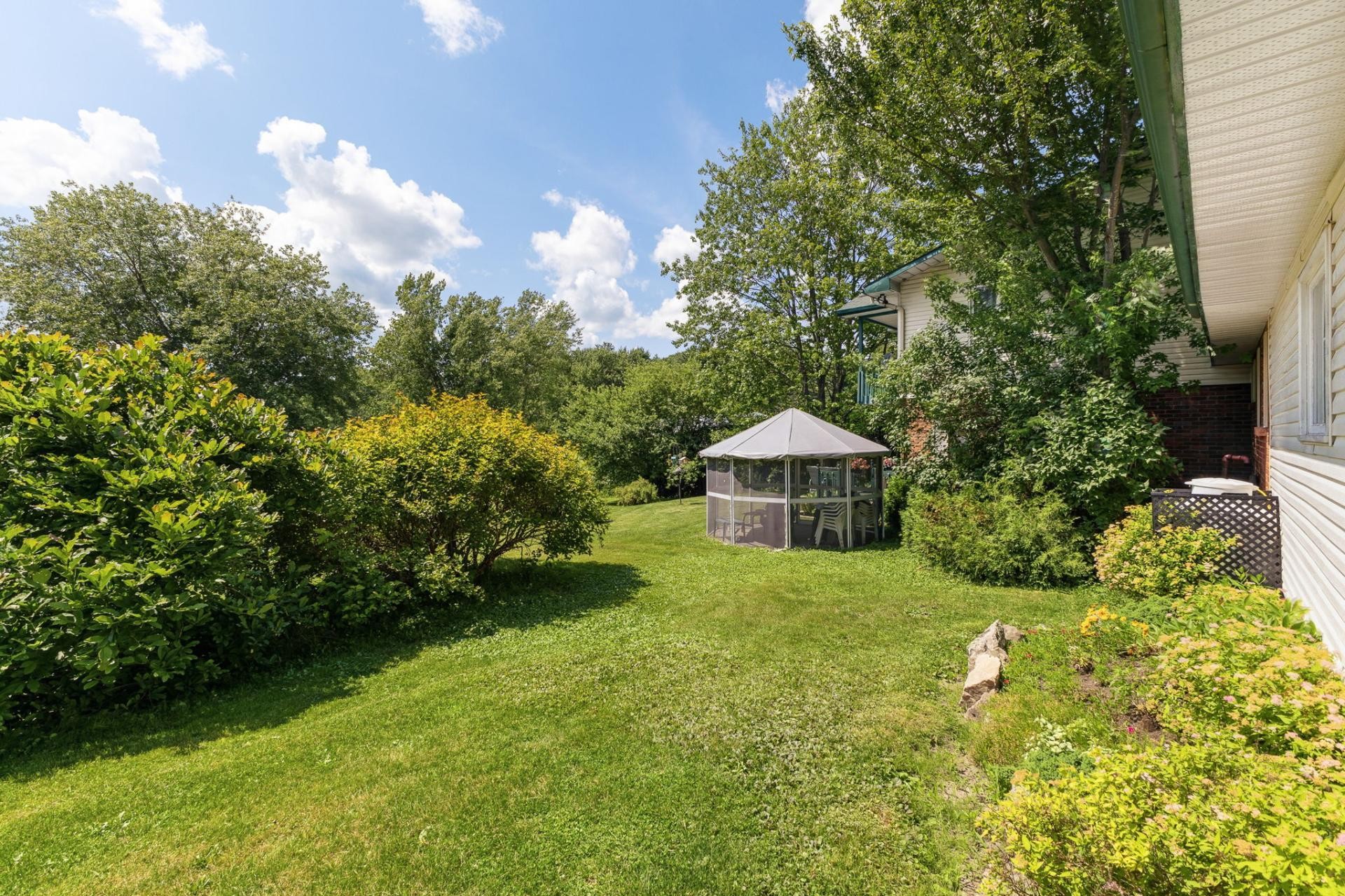 









46


Ch. de la Pépinière

,
Val-des-Monts,




QC
J8N5C4

