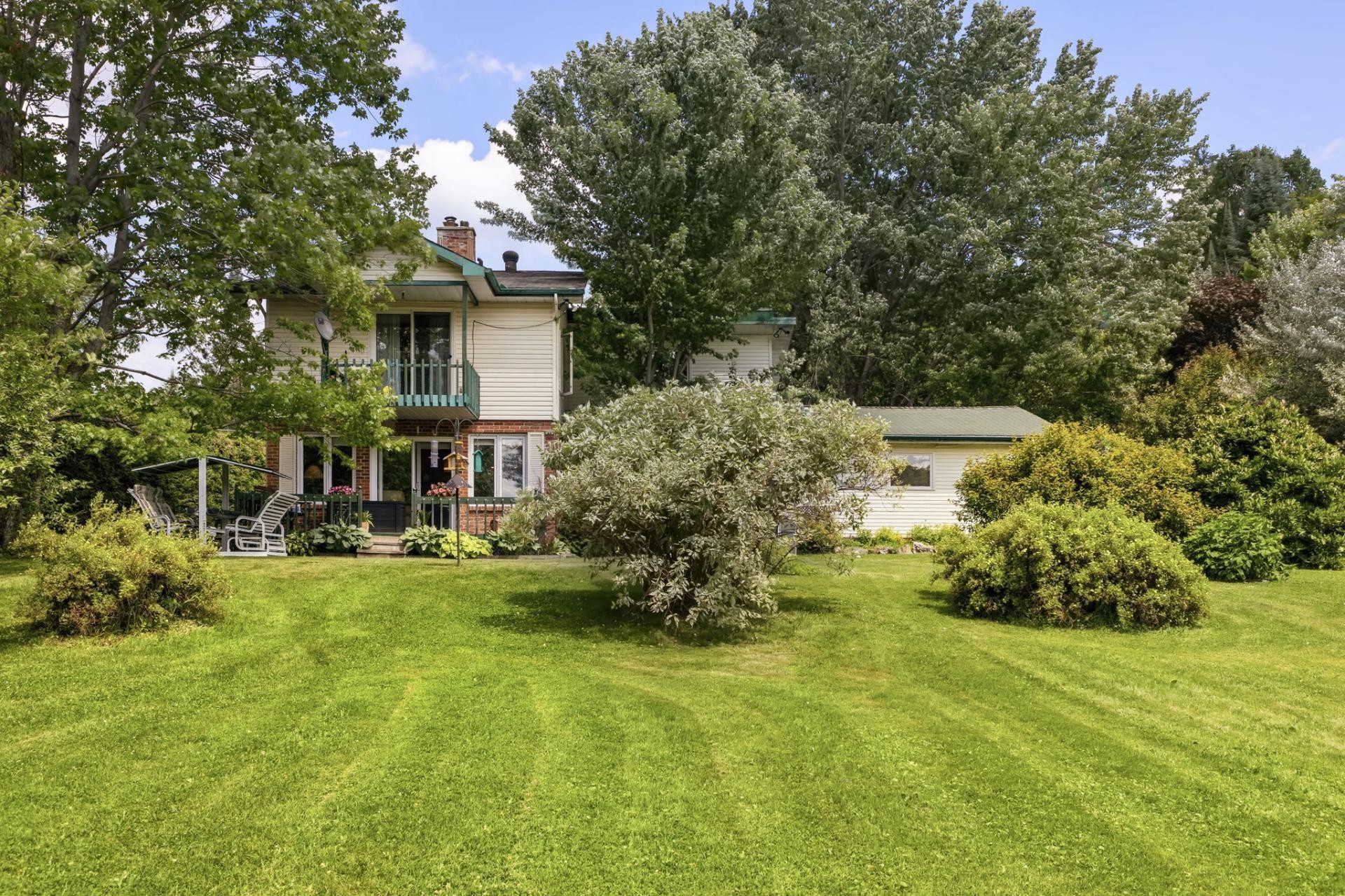









46


Ch. de la Pépinière

,
Val-des-Monts,




QC
J8N5C4

