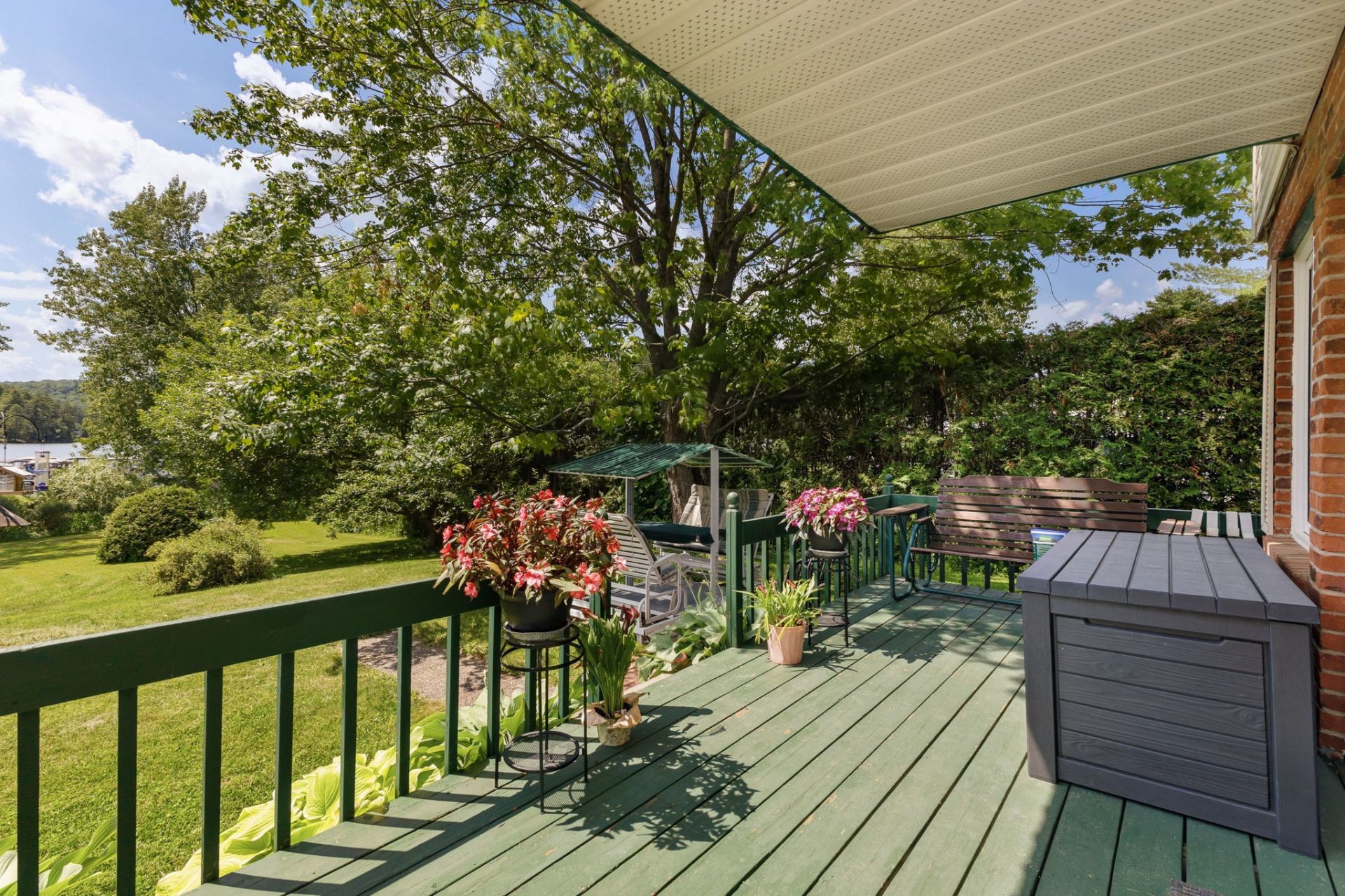 









46


Ch. de la Pépinière

,
Val-des-Monts,




QC
J8N5C4


