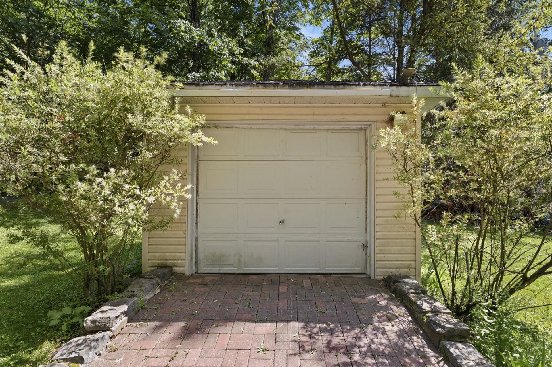









46


Ch. de la Pépinière

,
Val-des-Monts,




QC
J8N5C4

