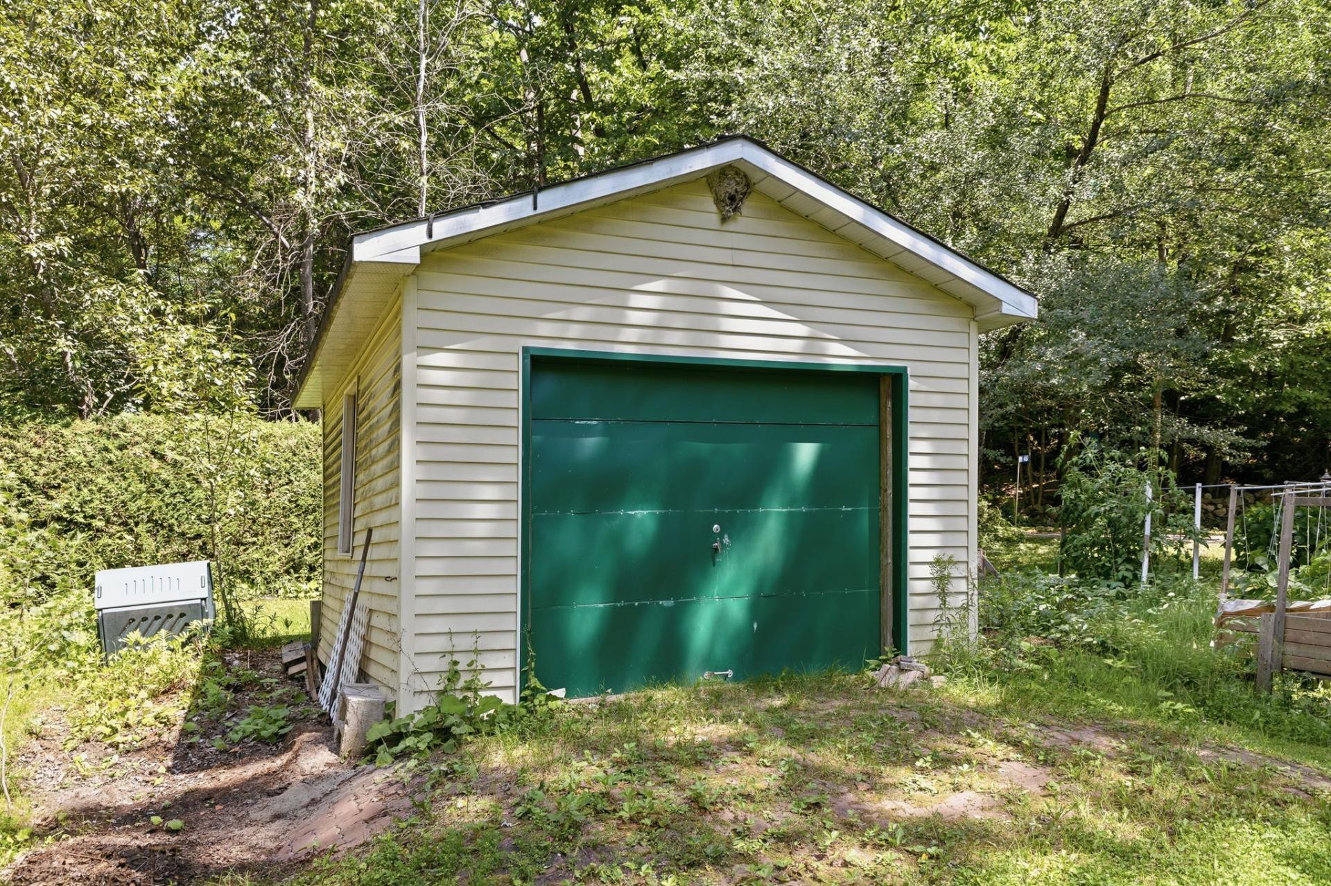 









46


Ch. de la Pépinière

,
Val-des-Monts,




QC
J8N5C4

