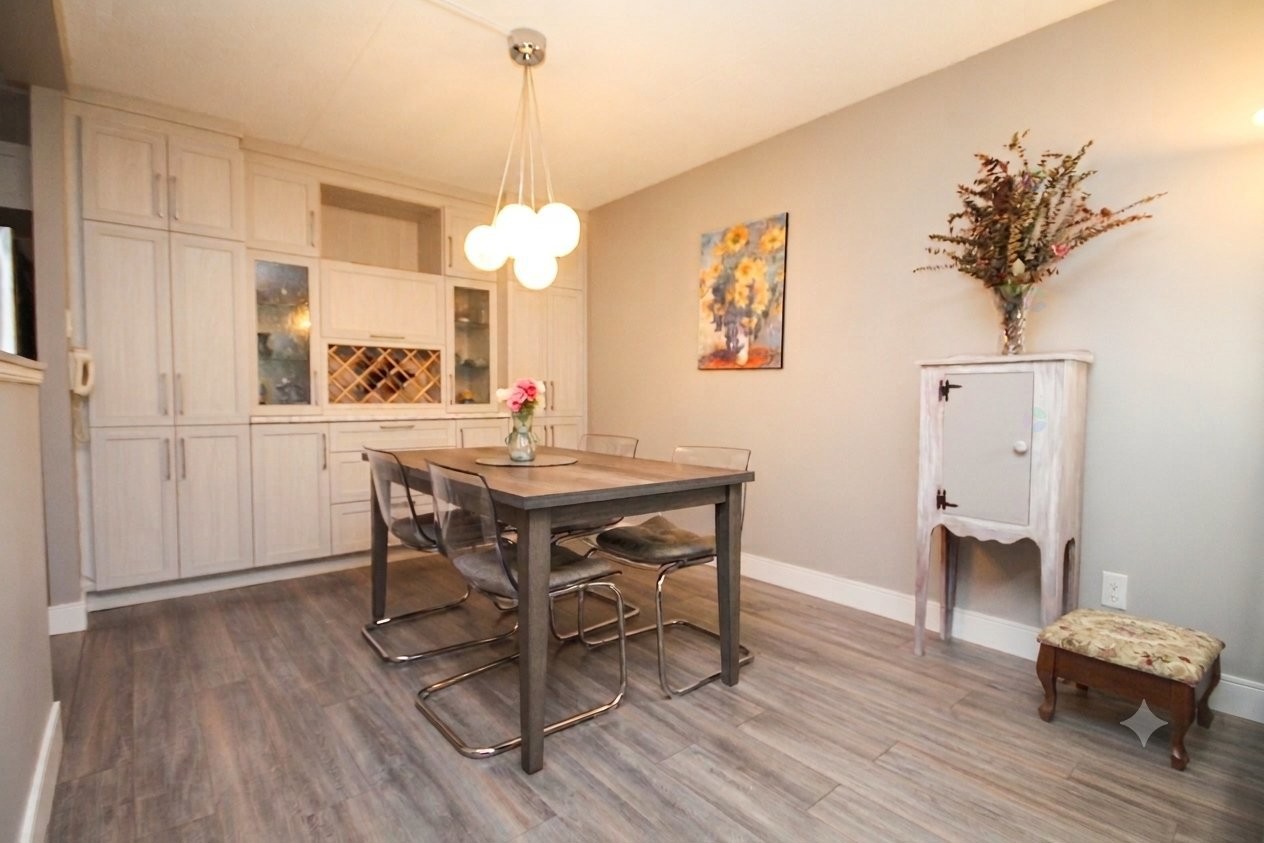 









90


Crois. Elgin

, 202,
Beaconsfield,




QC
H9W5Z7

