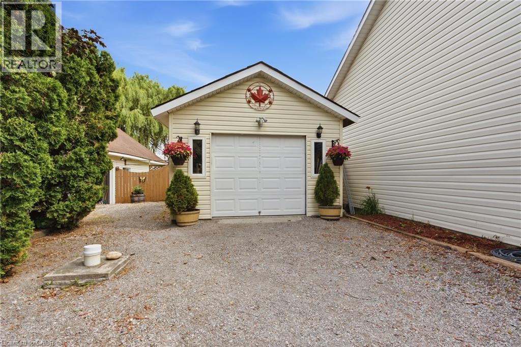 












7332 CANBOROUGH Road

,
Dunnville,




Ontario
N1A2W1

