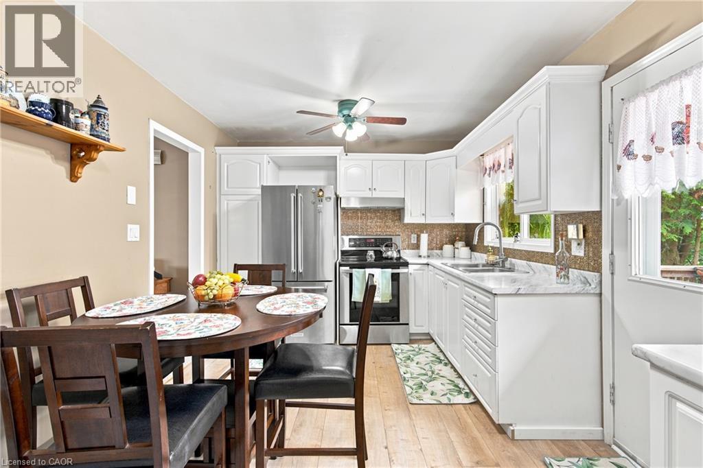 












7332 CANBOROUGH Road

,
Dunnville,




Ontario
N1A2W1


