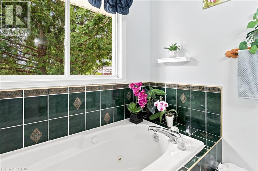 












7332 CANBOROUGH Road

,
Dunnville,




Ontario
N1A2W1

