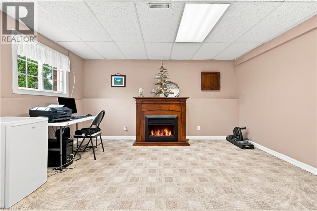 












7332 CANBOROUGH Road

,
Dunnville,




Ontario
N1A2W1

