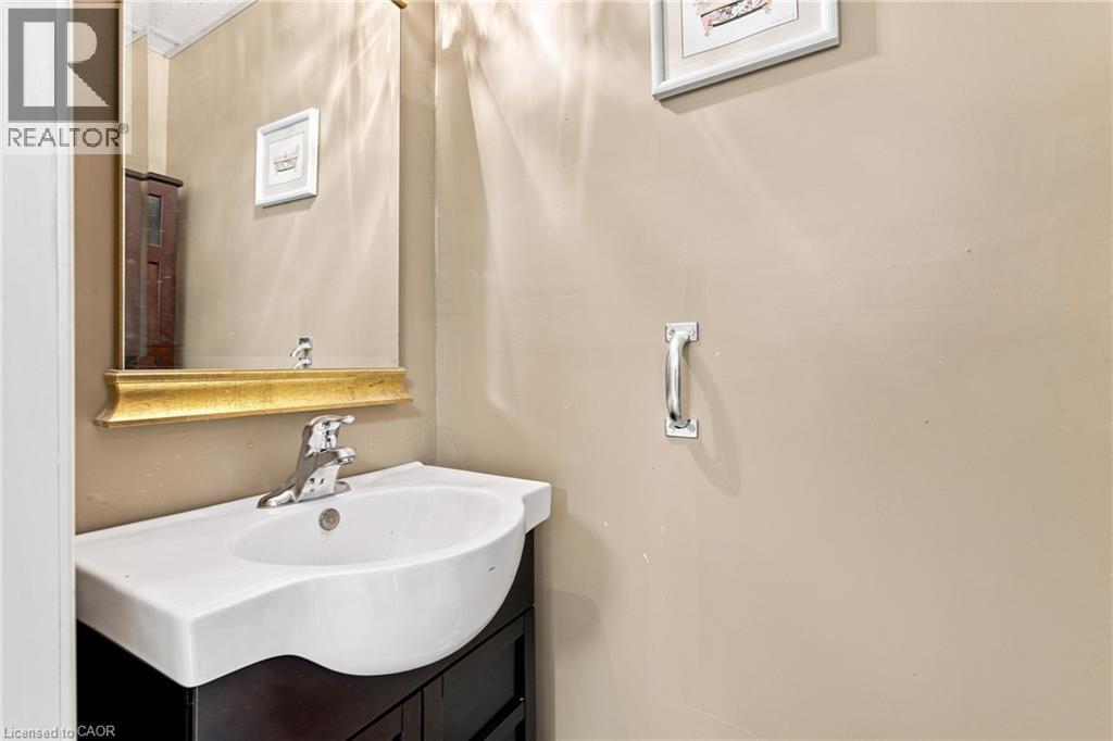 












7332 CANBOROUGH Road

,
Dunnville,




Ontario
N1A2W1

