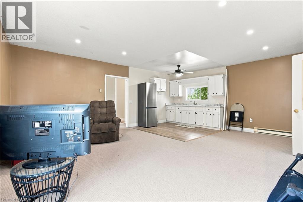 












7332 CANBOROUGH Road

,
Dunnville,




Ontario
N1A2W1

