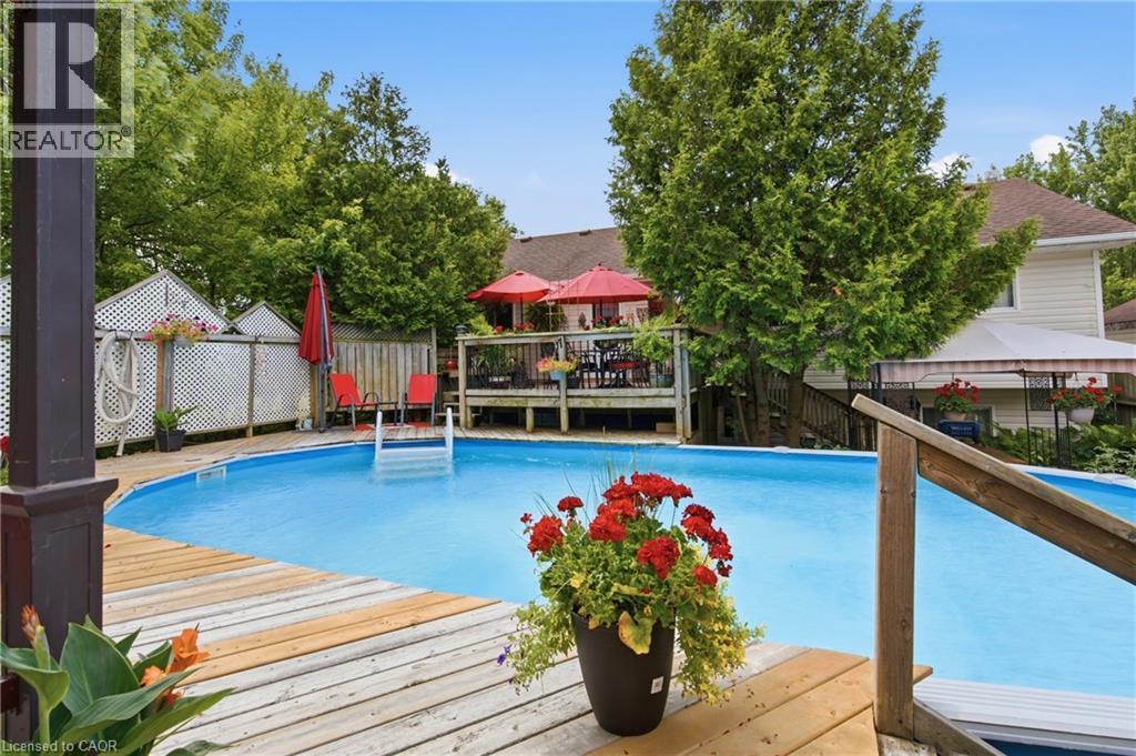 












7332 CANBOROUGH Road

,
Dunnville,




Ontario
N1A2W1

