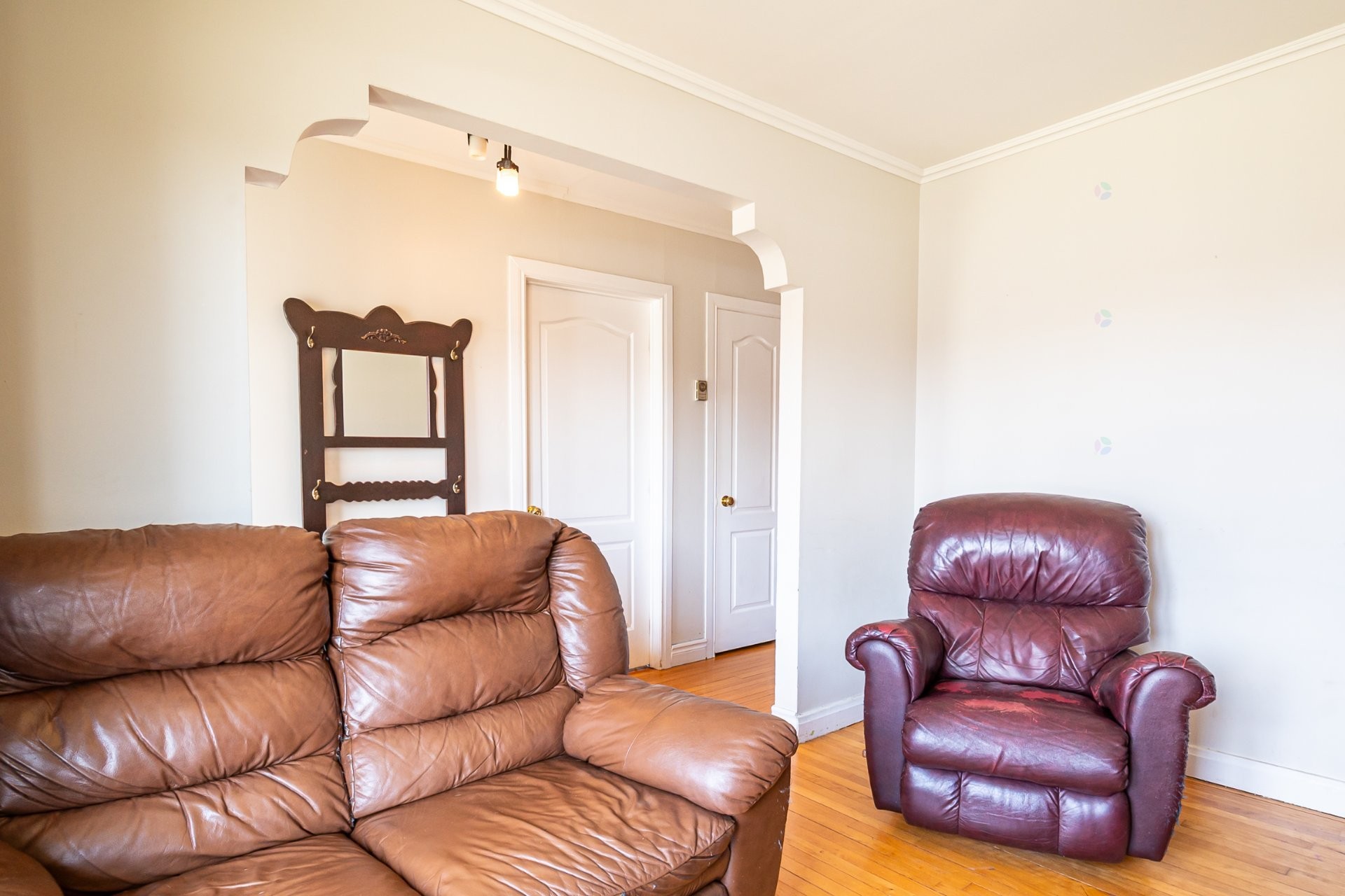 









1091


10e Avenue

,
Shawinigan,




QC
G9T1T6

