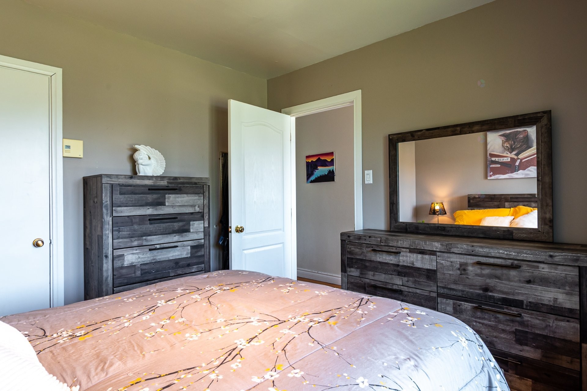 









1091


10e Avenue

,
Shawinigan,




QC
G9T1T6

