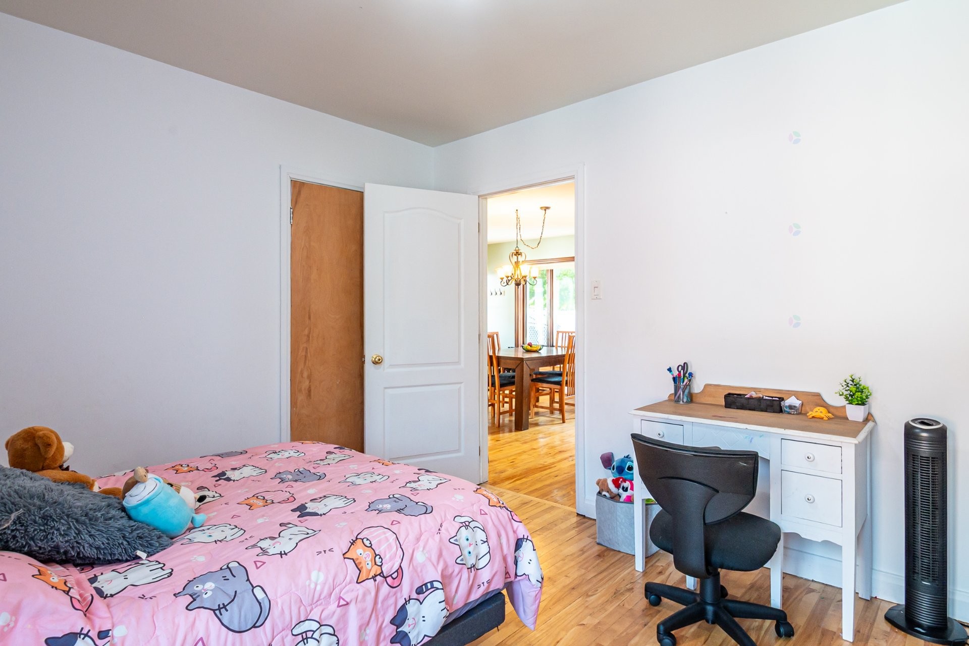 









1091


10e Avenue

,
Shawinigan,




QC
G9T1T6

