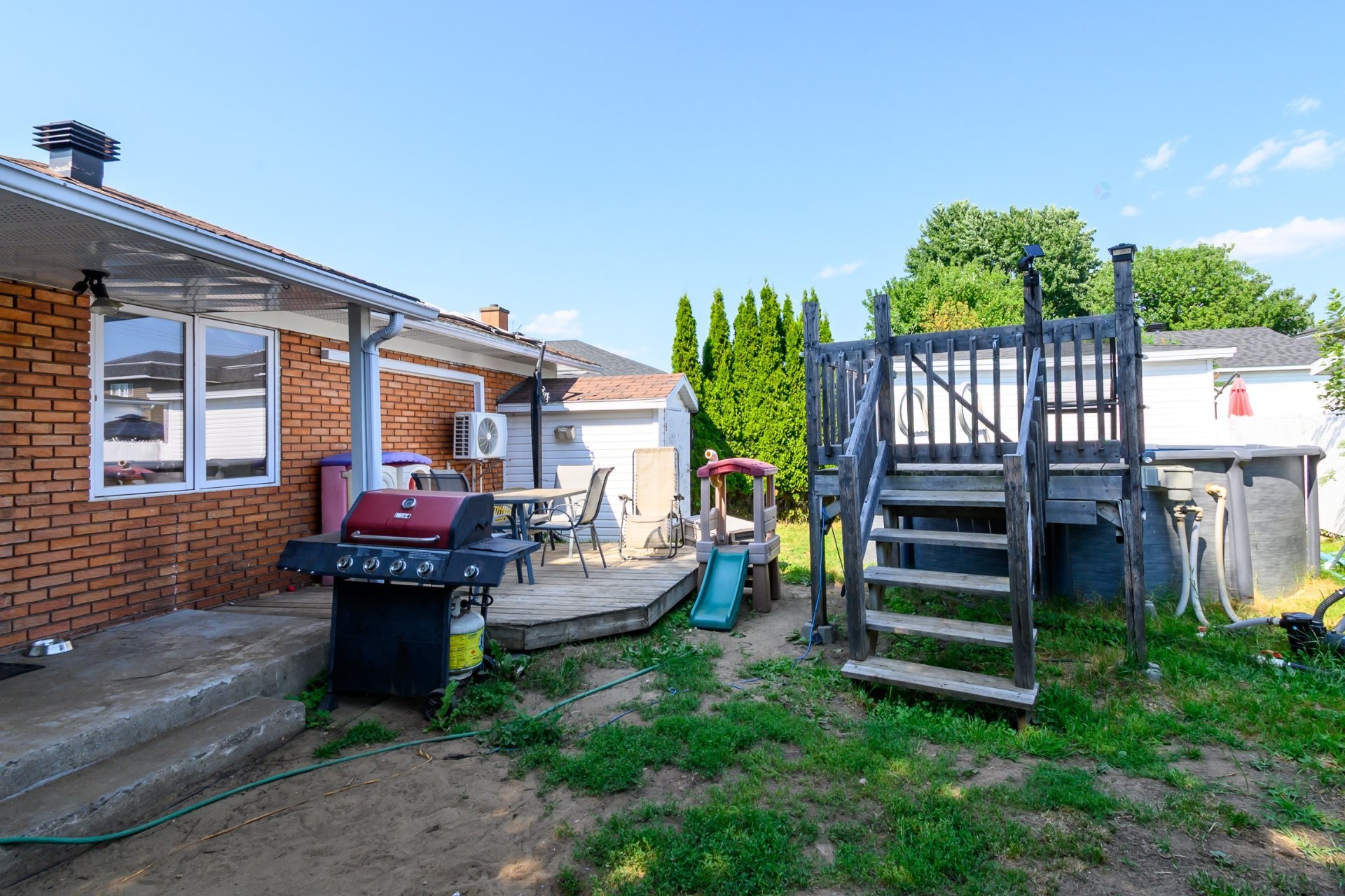 









1091


10e Avenue

,
Shawinigan,




QC
G9T1T6


