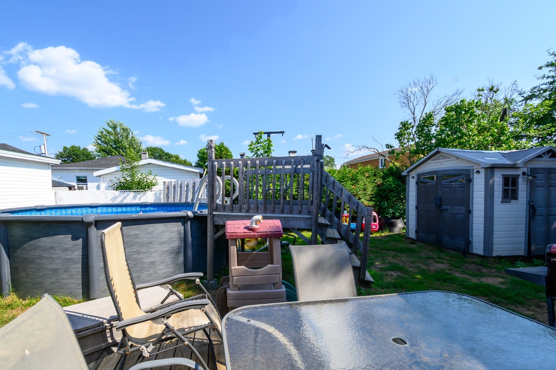 









1091


10e Avenue

,
Shawinigan,




QC
G9T1T6

