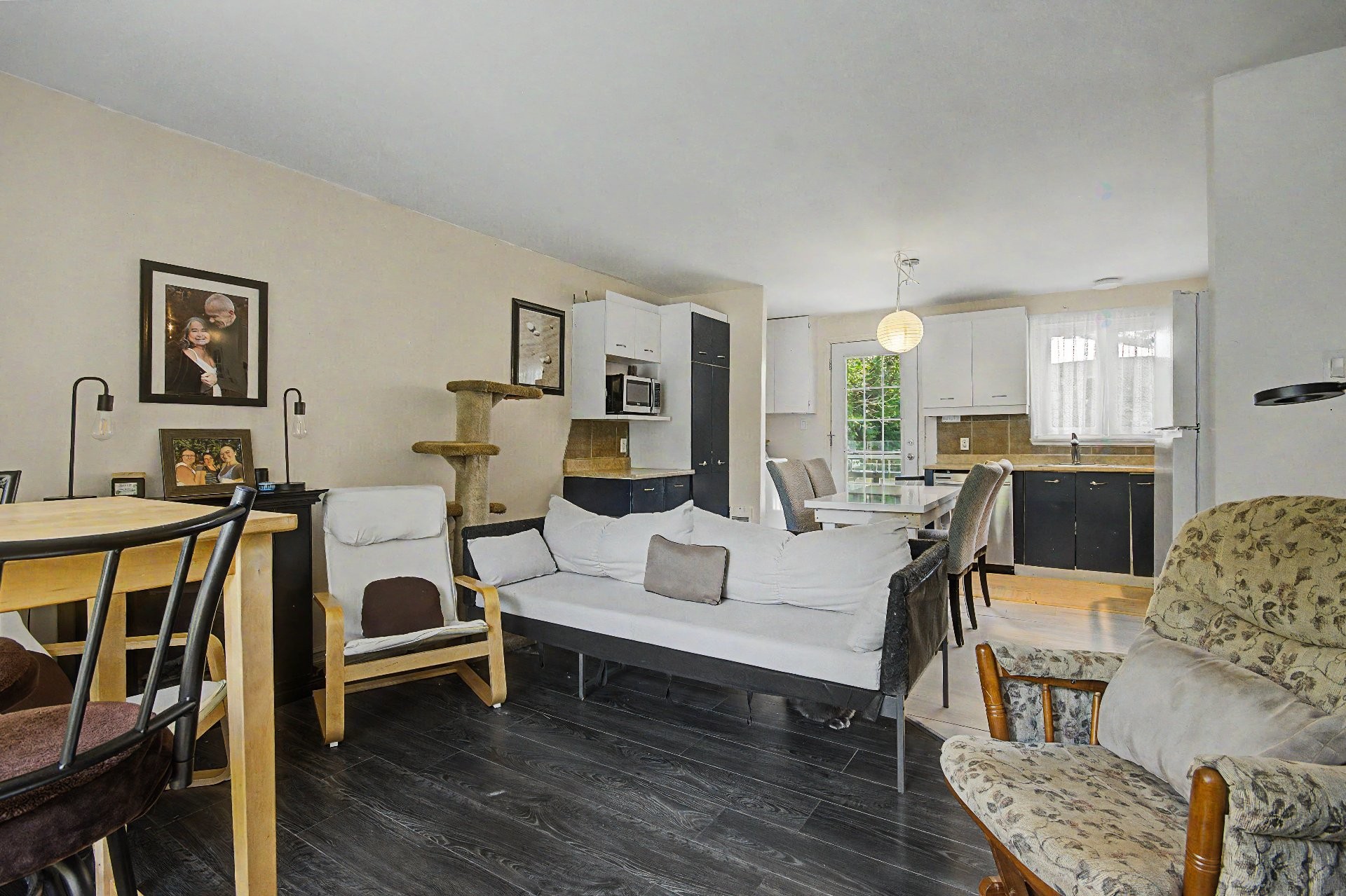 









1135


Rue Hart

,
Longueuil (Greenfield Park),




QC
J4V1J1

