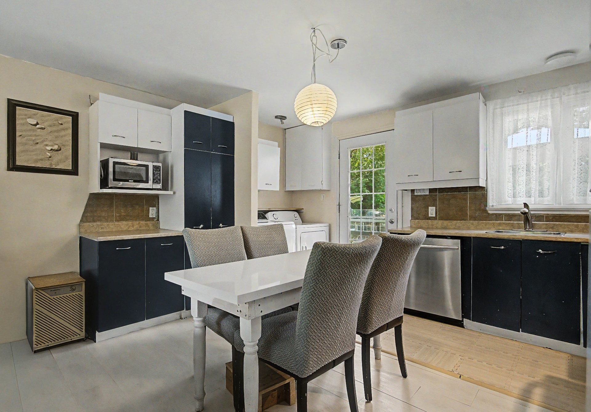 









1135


Rue Hart

,
Longueuil (Greenfield Park),




QC
J4V1J1

