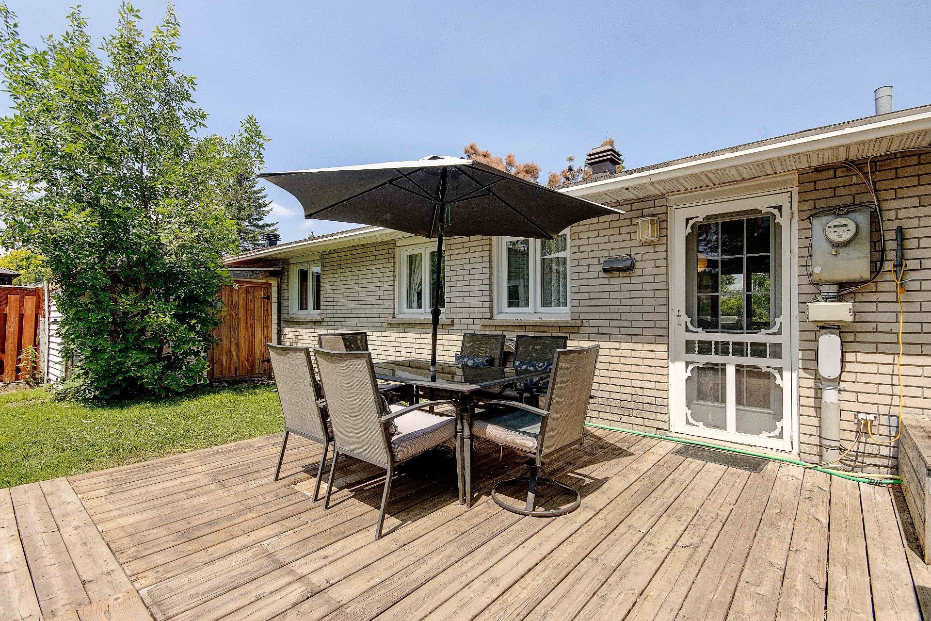 









1135


Rue Hart

,
Longueuil (Greenfield Park),




QC
J4V1J1

