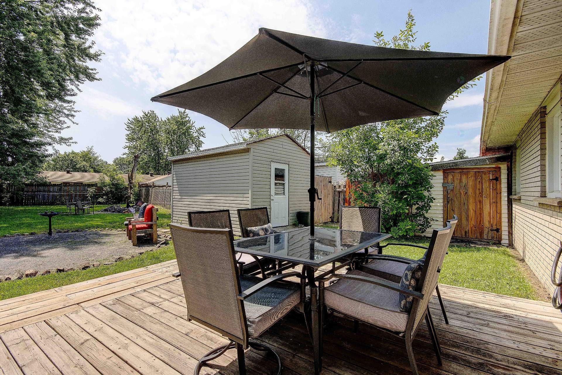 









1135


Rue Hart

,
Longueuil (Greenfield Park),




QC
J4V1J1

