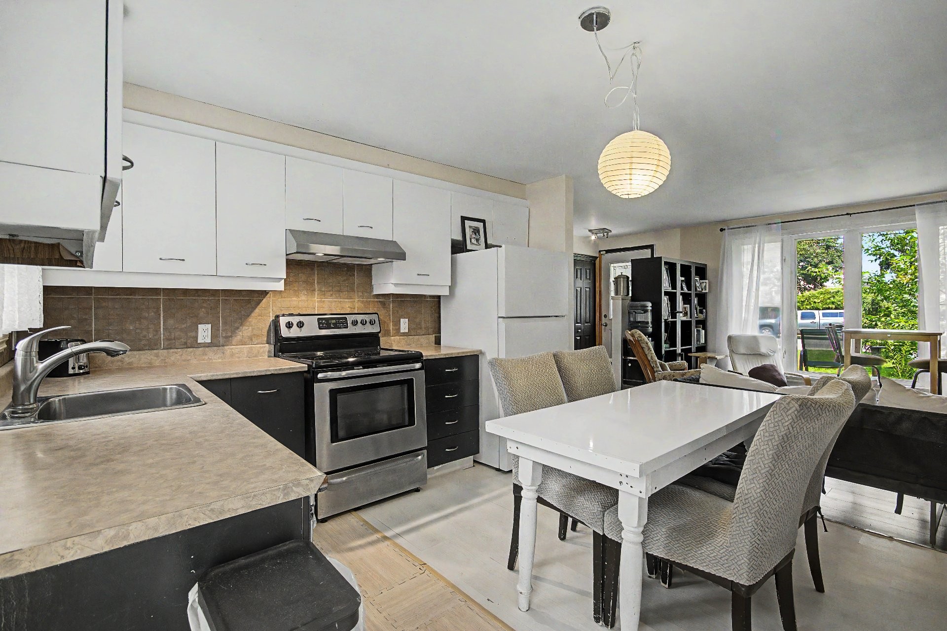 









1135


Rue Hart

,
Longueuil (Greenfield Park),




QC
J4V1J1

