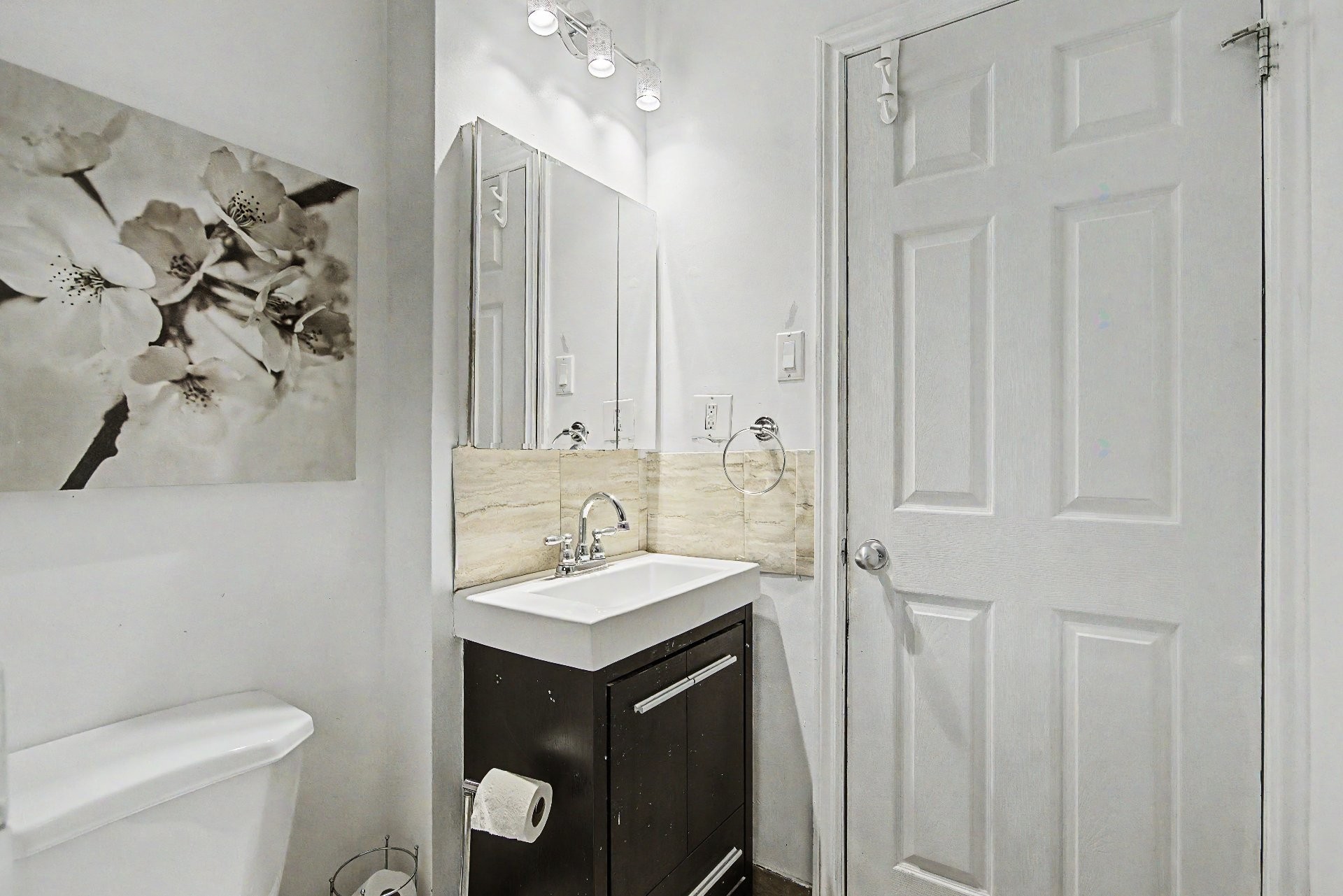 









1135


Rue Hart

,
Longueuil (Greenfield Park),




QC
J4V1J1

