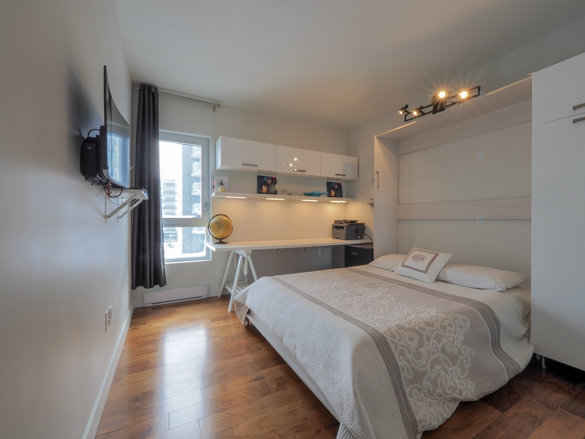









1100


Av. des Draveurs

, 301,
Trois-Rivières,




QC
G9A0C6

