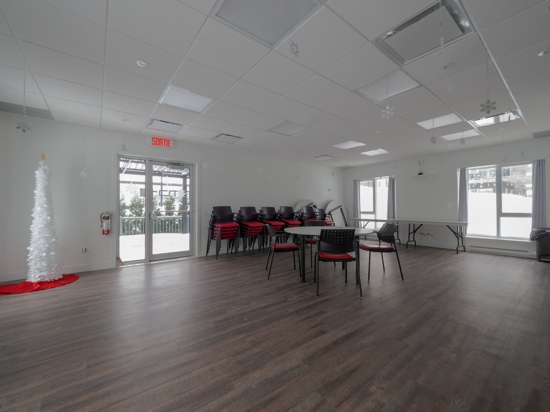 









1100


Av. des Draveurs

, 301,
Trois-Rivières,




QC
G9A0C6

