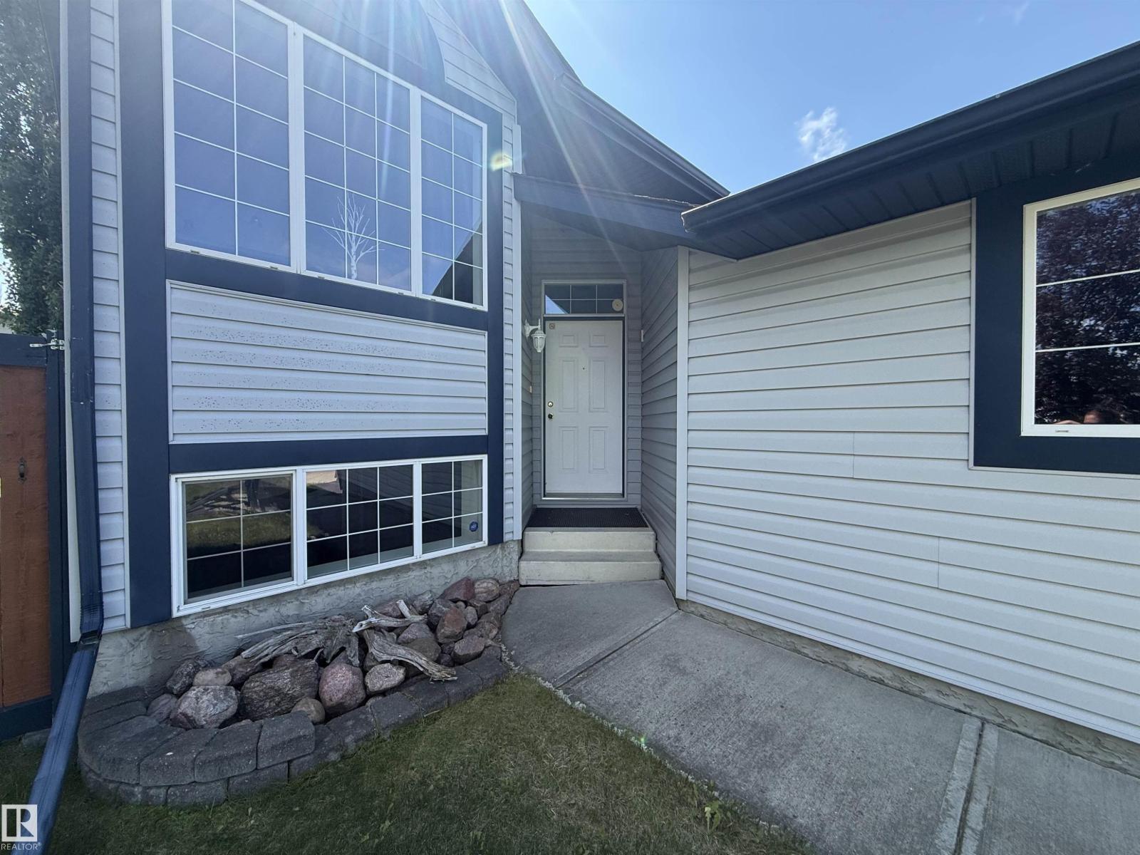 












25 Heatherglen CR

,
Spruce Grove,




Alberta
T7X3X4

