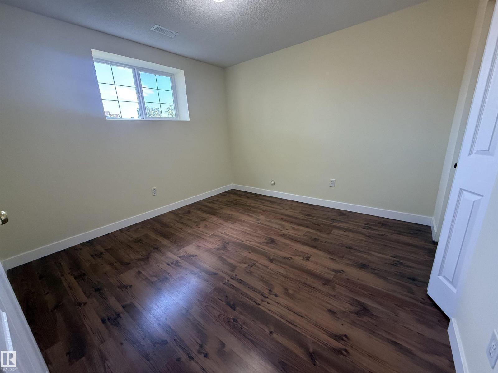 












25 Heatherglen CR

,
Spruce Grove,




Alberta
T7X3X4

