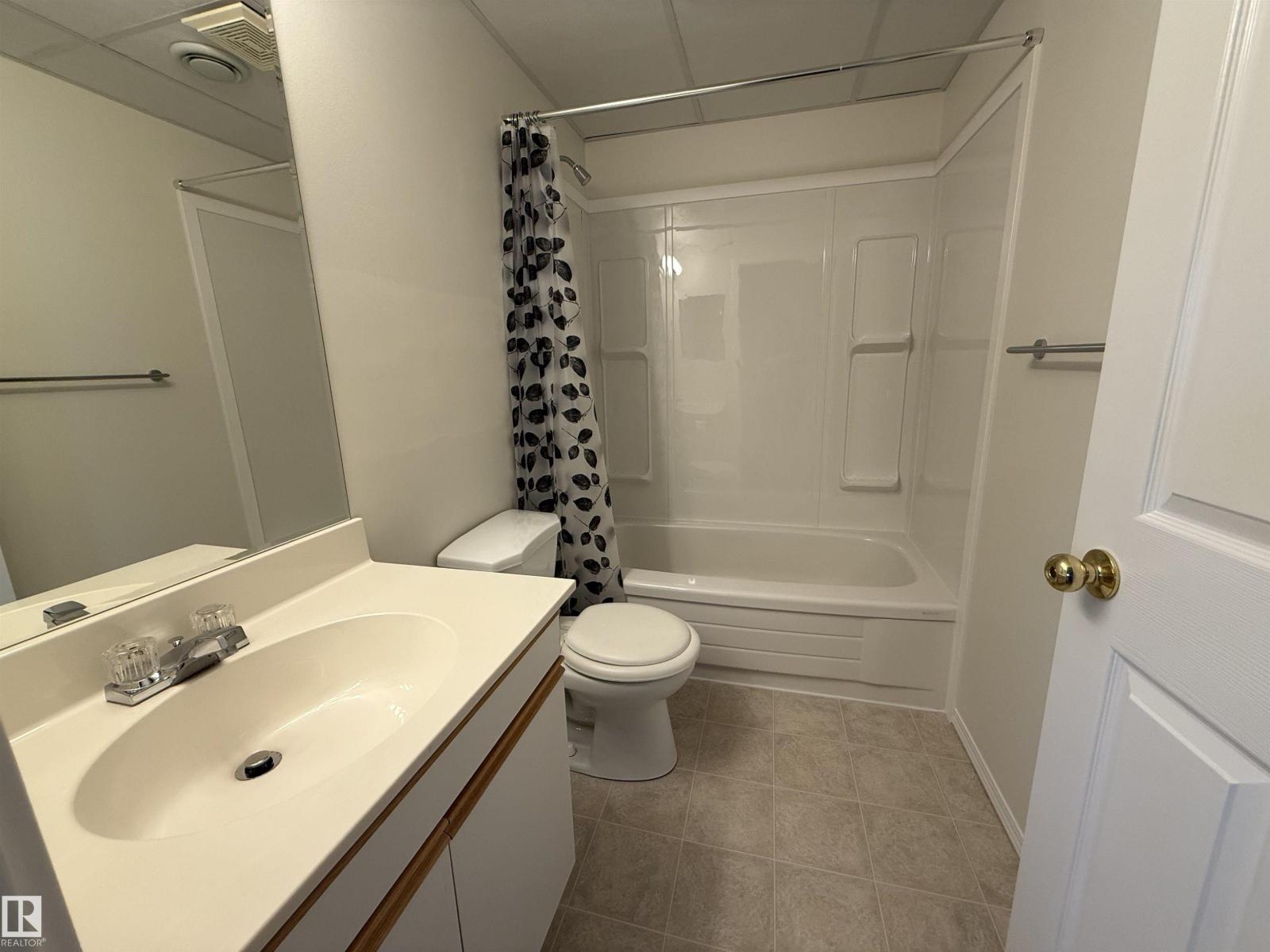 












25 Heatherglen CR

,
Spruce Grove,




Alberta
T7X3X4

