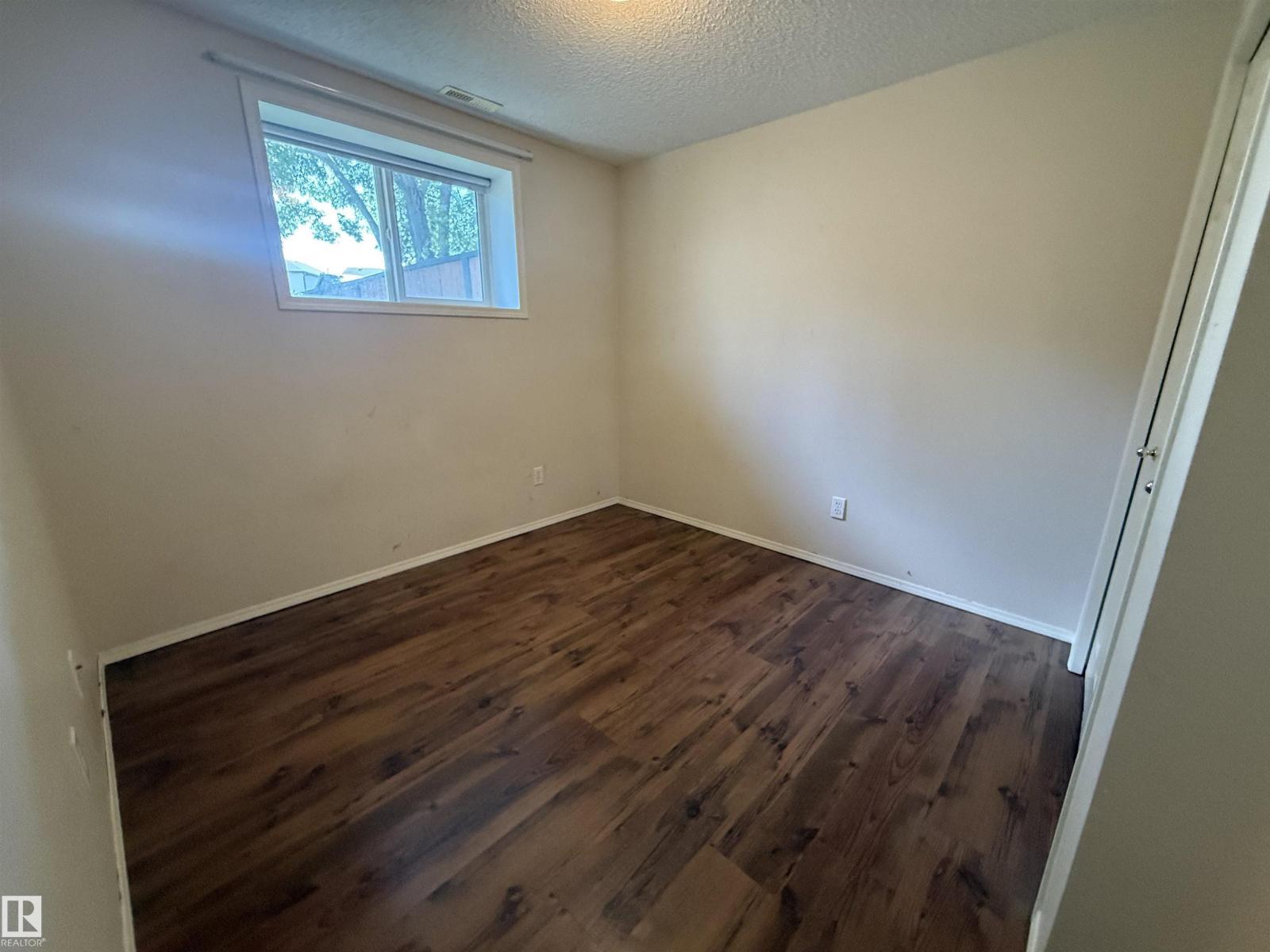 












25 Heatherglen CR

,
Spruce Grove,




Alberta
T7X3X4

