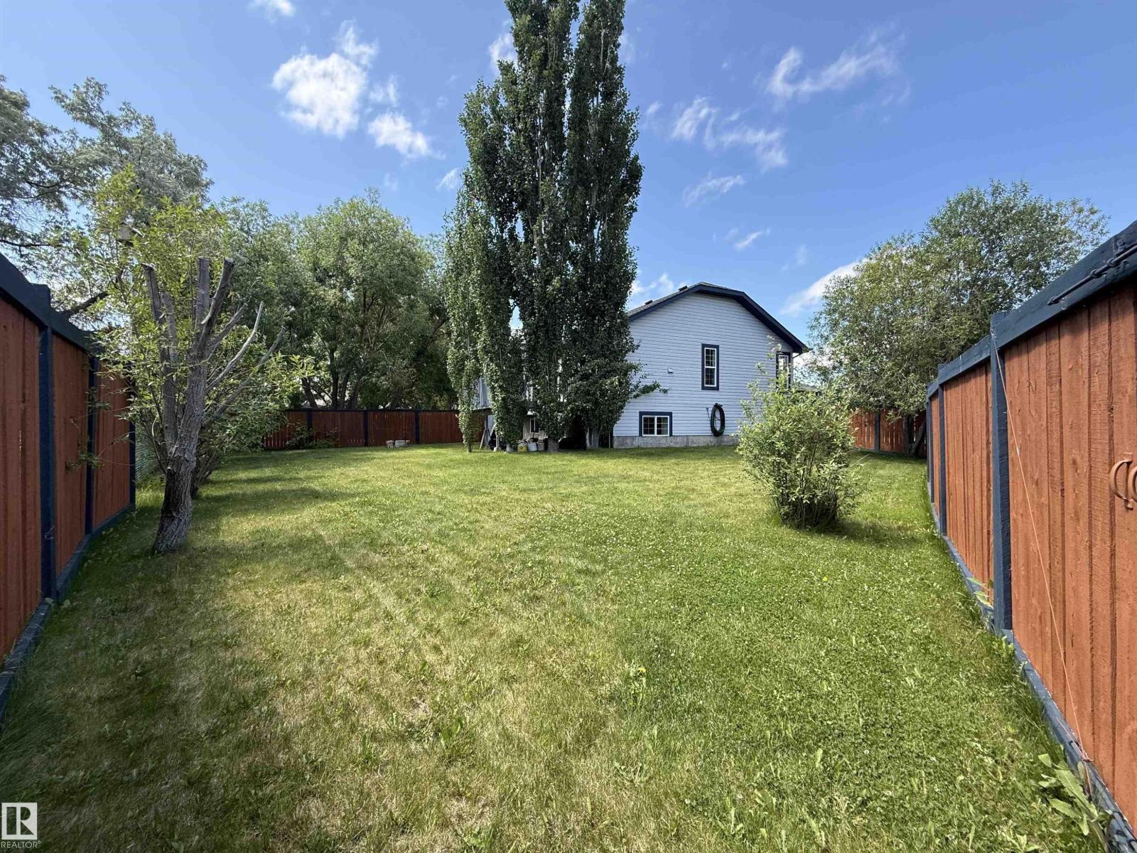 












25 Heatherglen CR

,
Spruce Grove,




Alberta
T7X3X4

