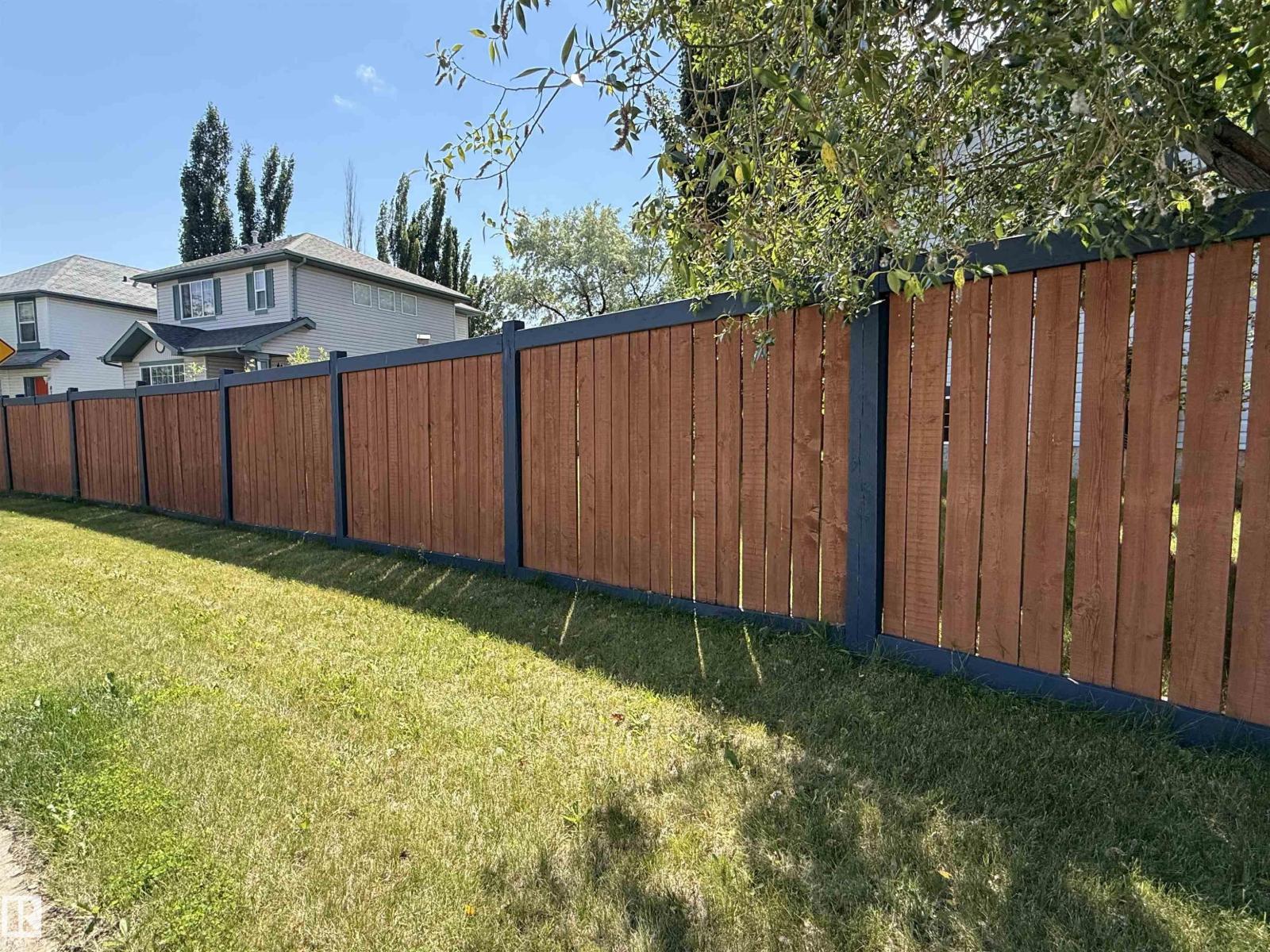 












25 Heatherglen CR

,
Spruce Grove,




Alberta
T7X3X4

