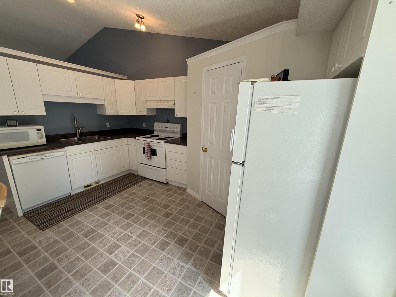 












25 Heatherglen CR

,
Spruce Grove,




Alberta
T7X3X4


