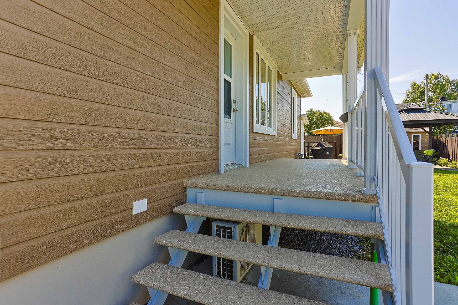 









175


121e Rue

,
Shawinigan,




QC
G9P3L3

