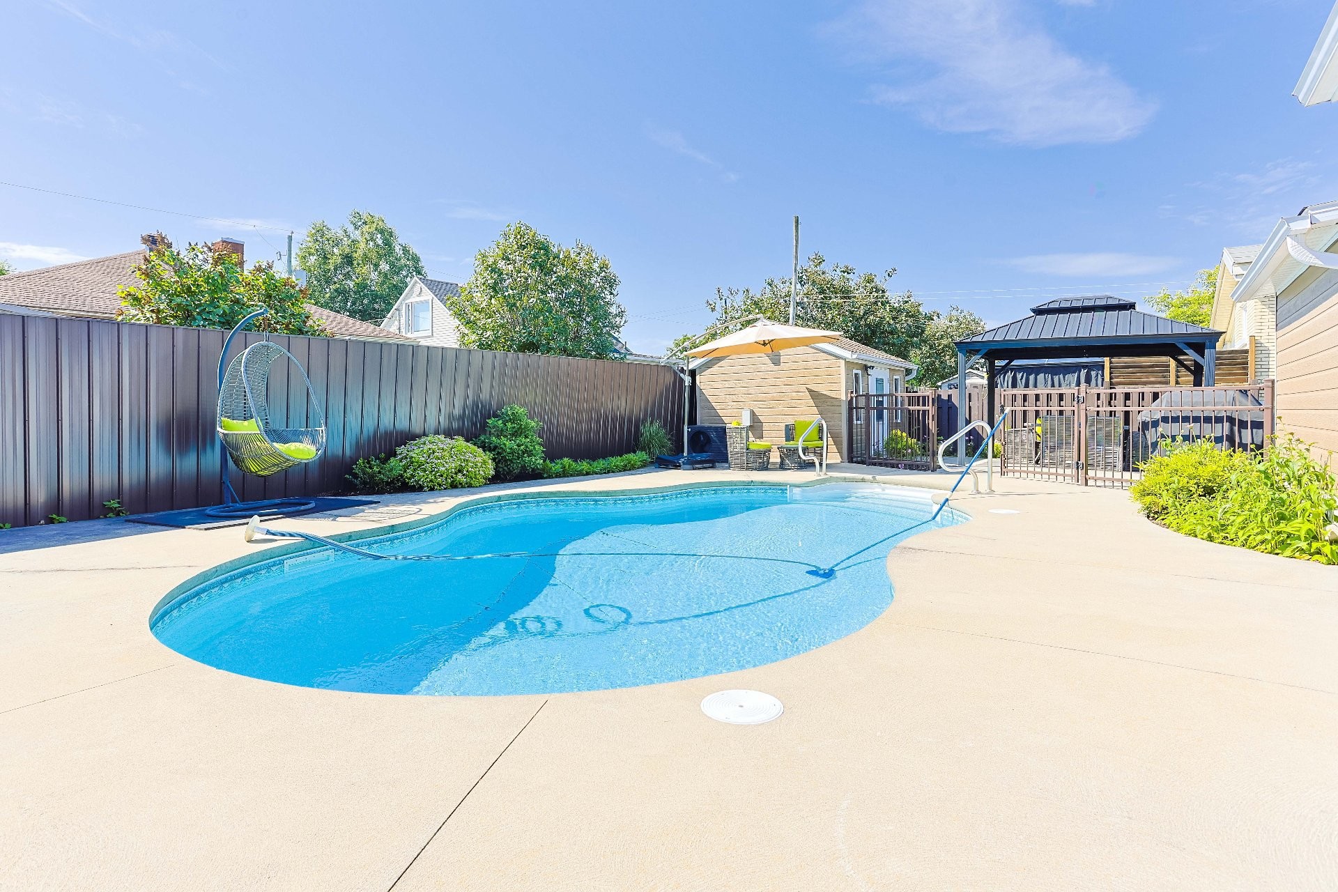 









175


121e Rue

,
Shawinigan,




QC
G9P3L3

