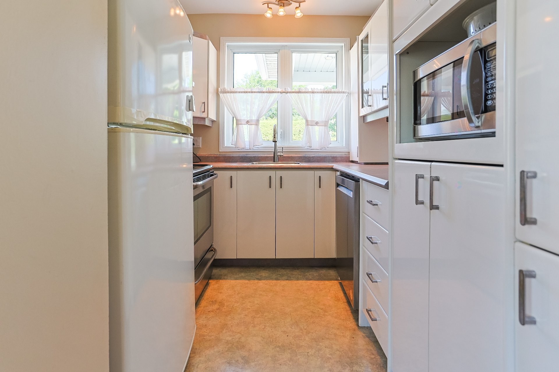 









175


121e Rue

,
Shawinigan,




QC
G9P3L3

