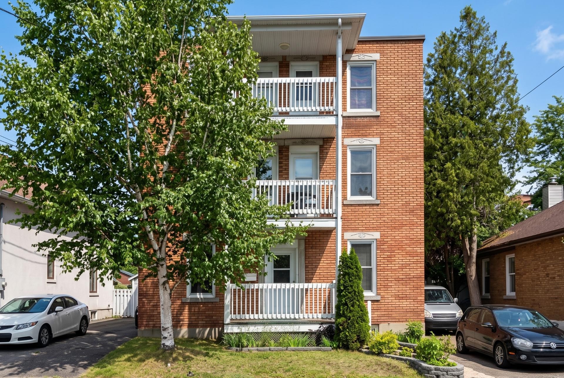 









357

 - 365


117e Rue

,
Shawinigan,




QC
G9P3B9

