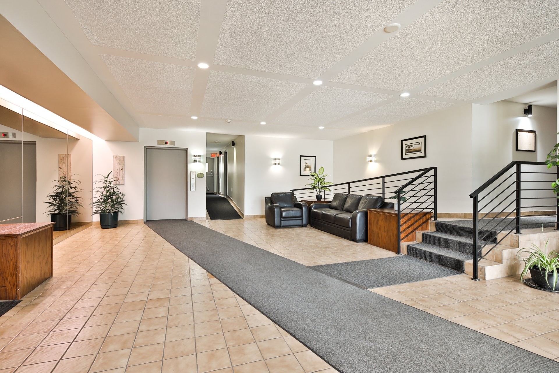









7060


Av. Giraud

, 106,
Montréal (Anjou),




QC
H1J2J7

