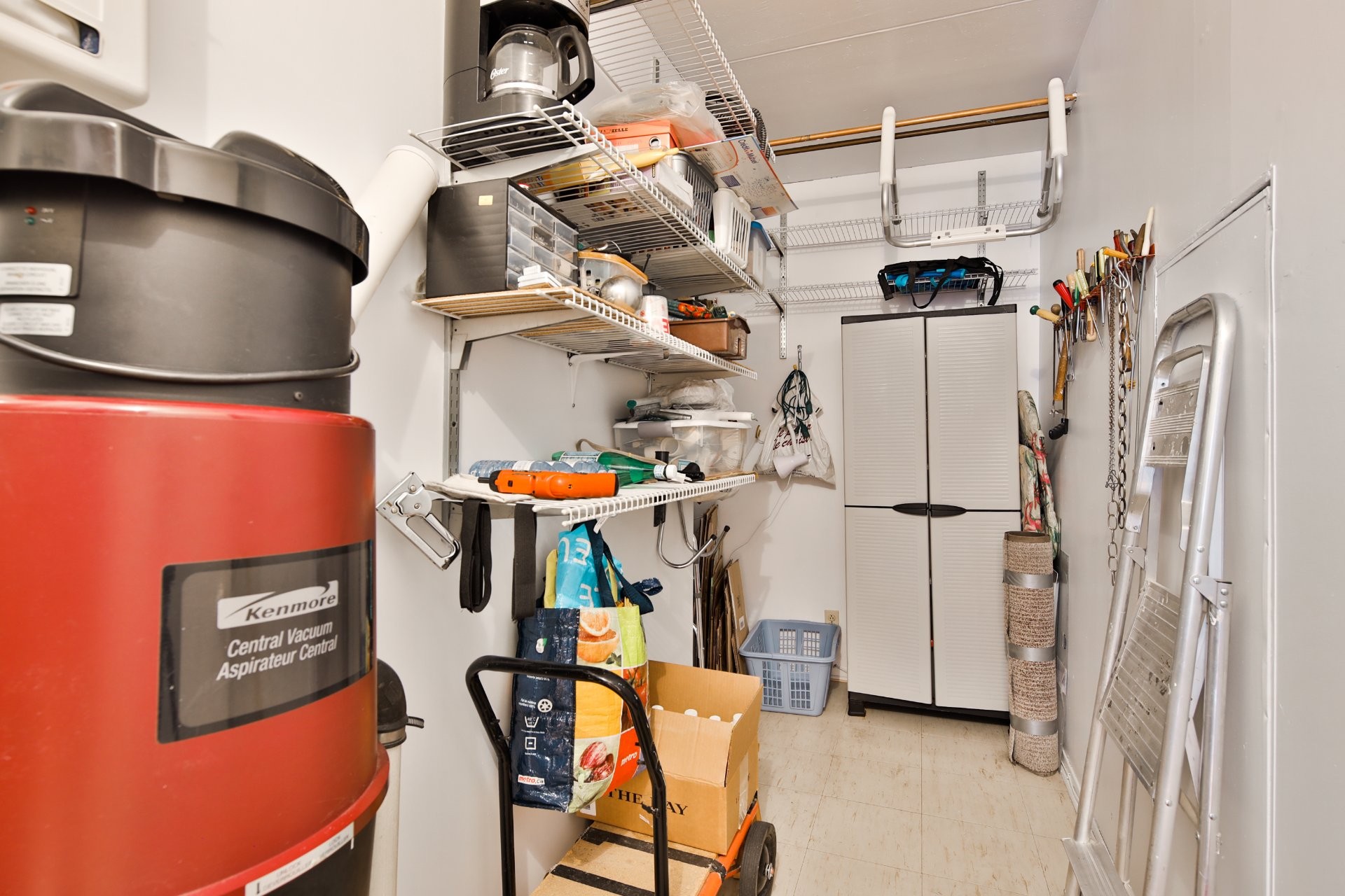 









7060


Av. Giraud

, 106,
Montréal (Anjou),




QC
H1J2J7

