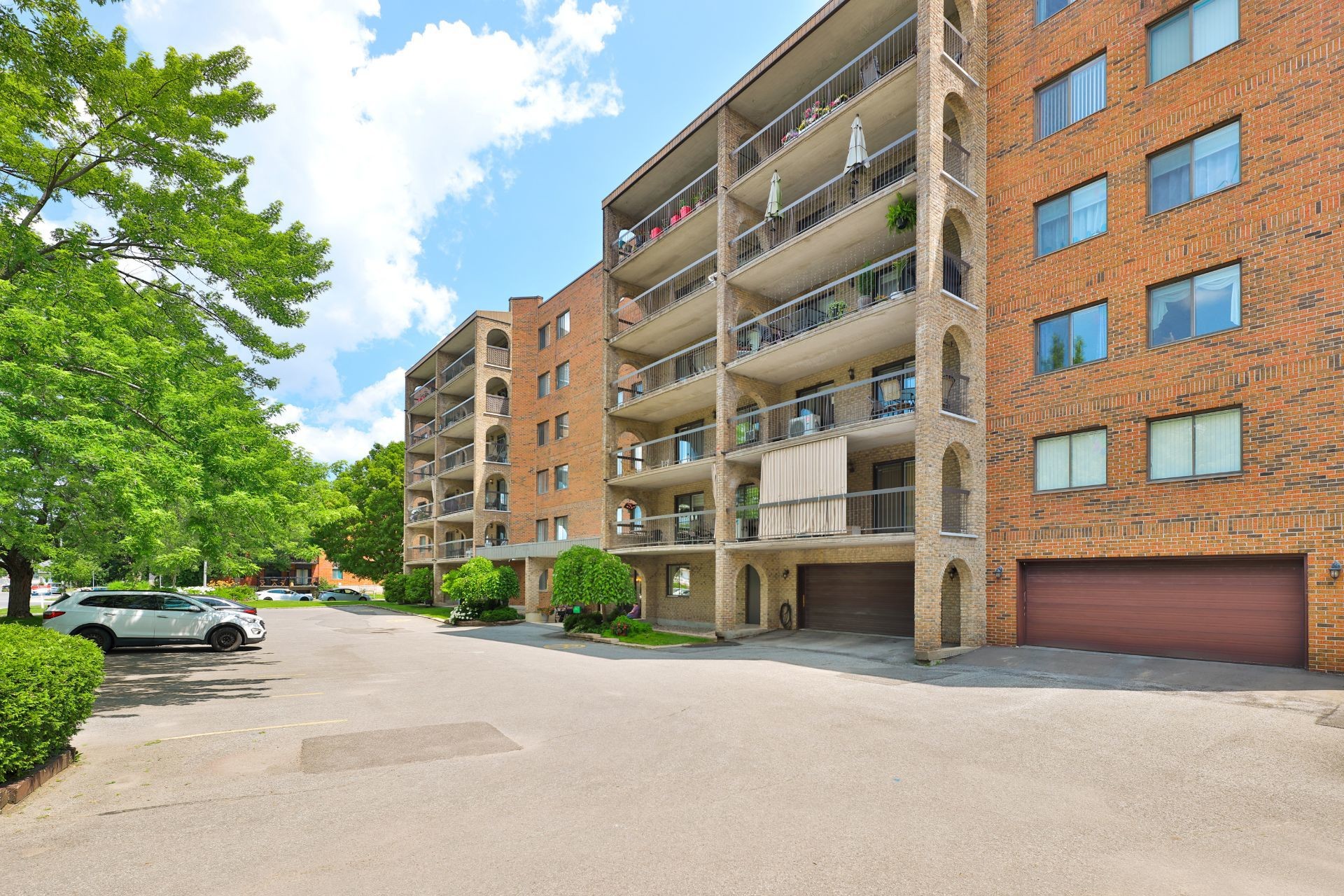 









7060


Av. Giraud

, 106,
Montréal (Anjou),




QC
H1J2J7


